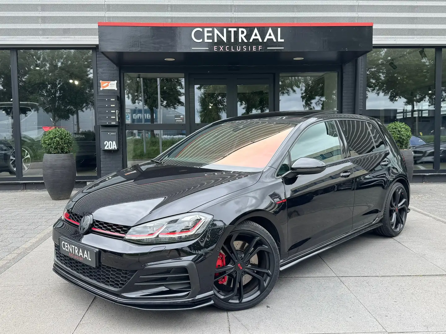 Volkswagen Golf GTI TCR 2.0 TSI 300PK|Pano|Akrapovic|Dynaudio|Leder|AC Zwart - 1