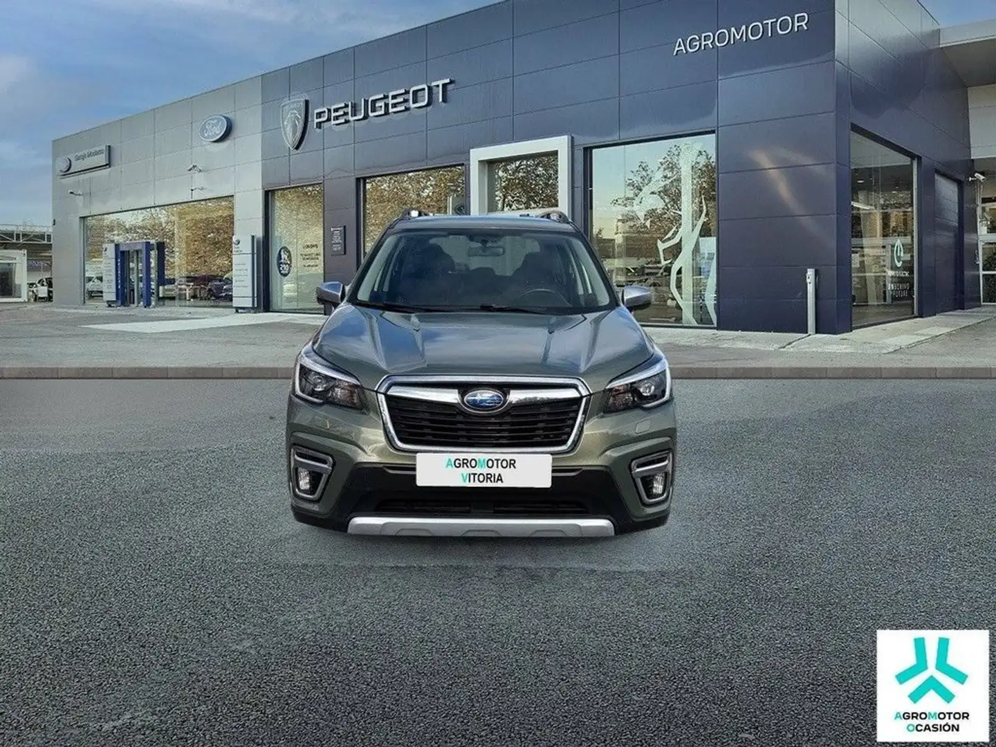 Subaru Forester 2.0i Hybrid Executive CVT Gris - 2
