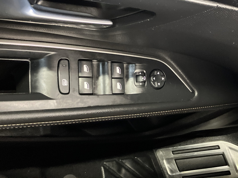 Peugeot 5008 1.5 BlueHDi 130 GT ACC+LED+Navi+Panorama+SHZ — photo 14
