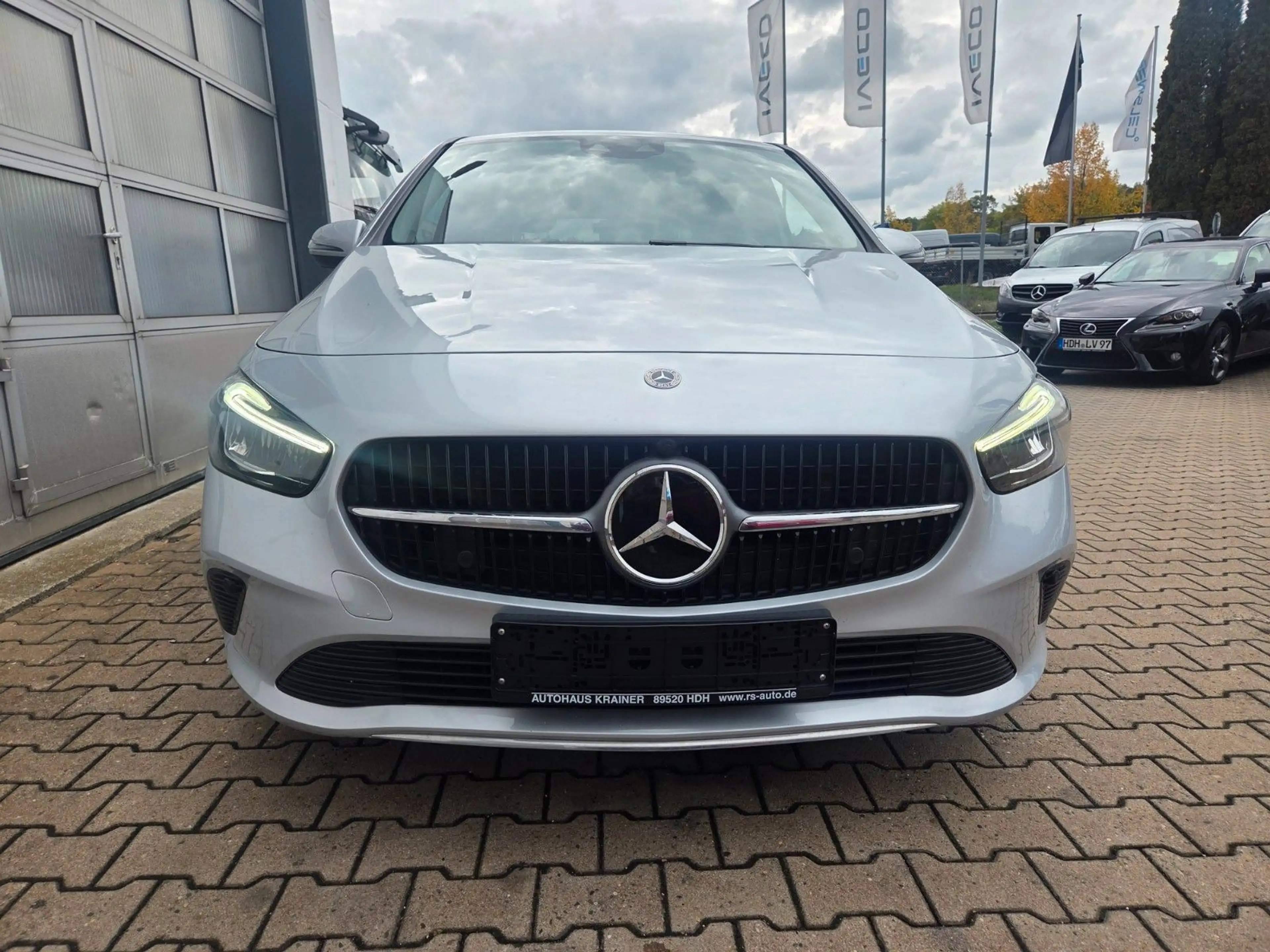 Mercedes-Benz B 200 d Autom./1.HD/MWST/S-HEFT/NAVI/CAM/AHK/LED — photo 5