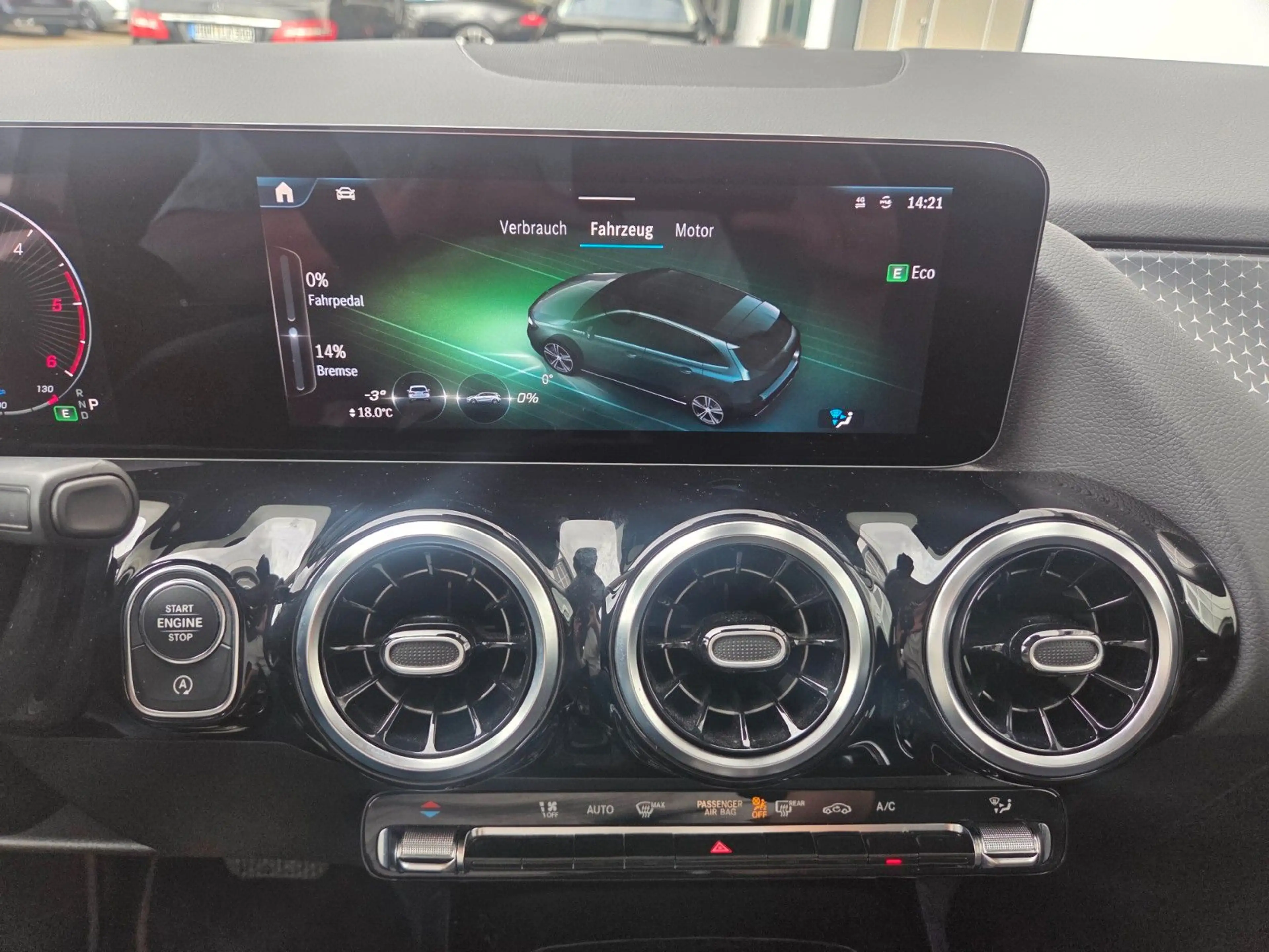 Mercedes-Benz B 200 d Autom./1.HD/MWST/S-HEFT/NAVI/CAM/AHK/LED — photo 13