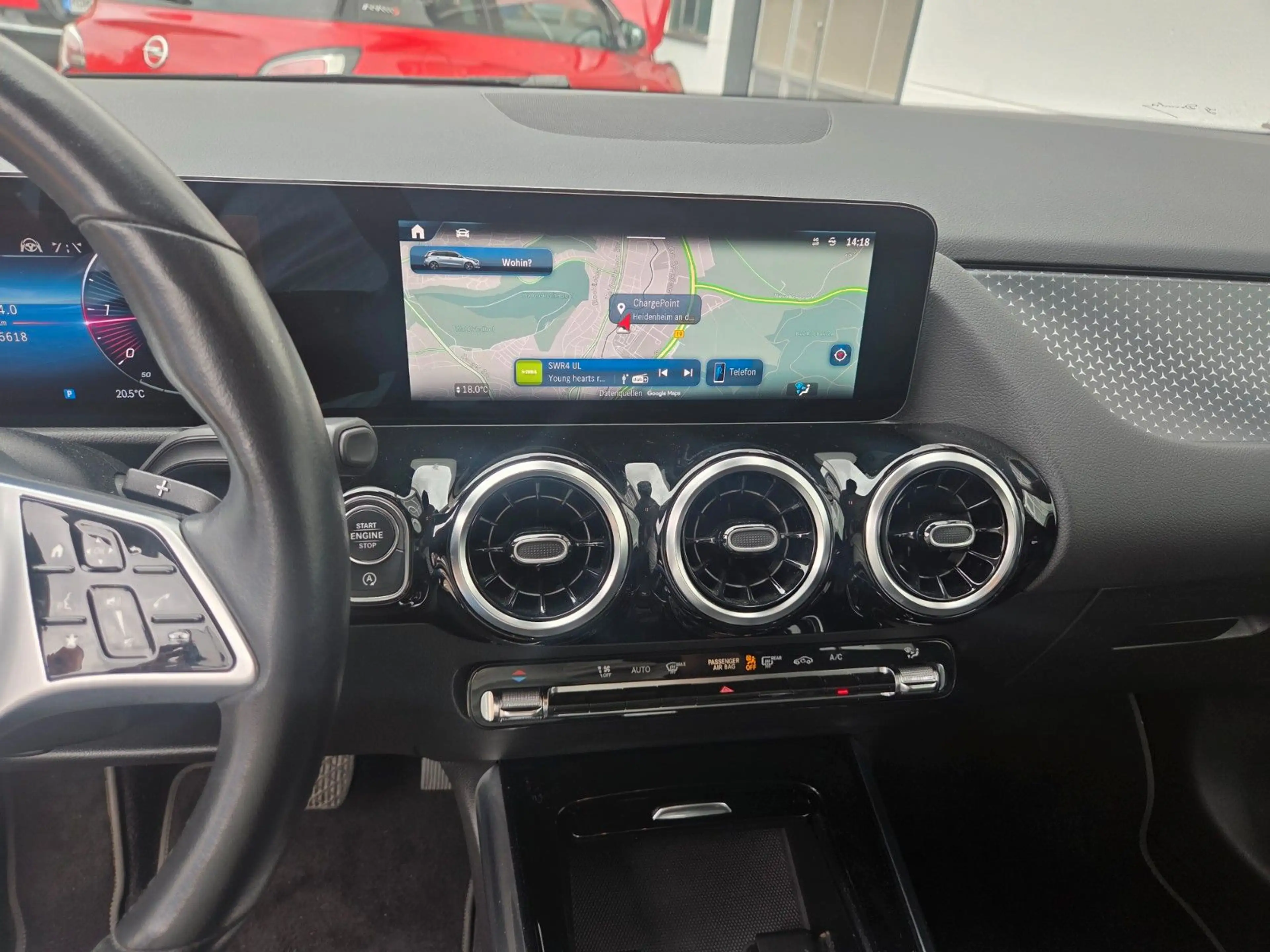 Mercedes-Benz B 200 d Autom./1.HD/MWST/S-HEFT/NAVI/CAM/AHK/LED — photo 14
