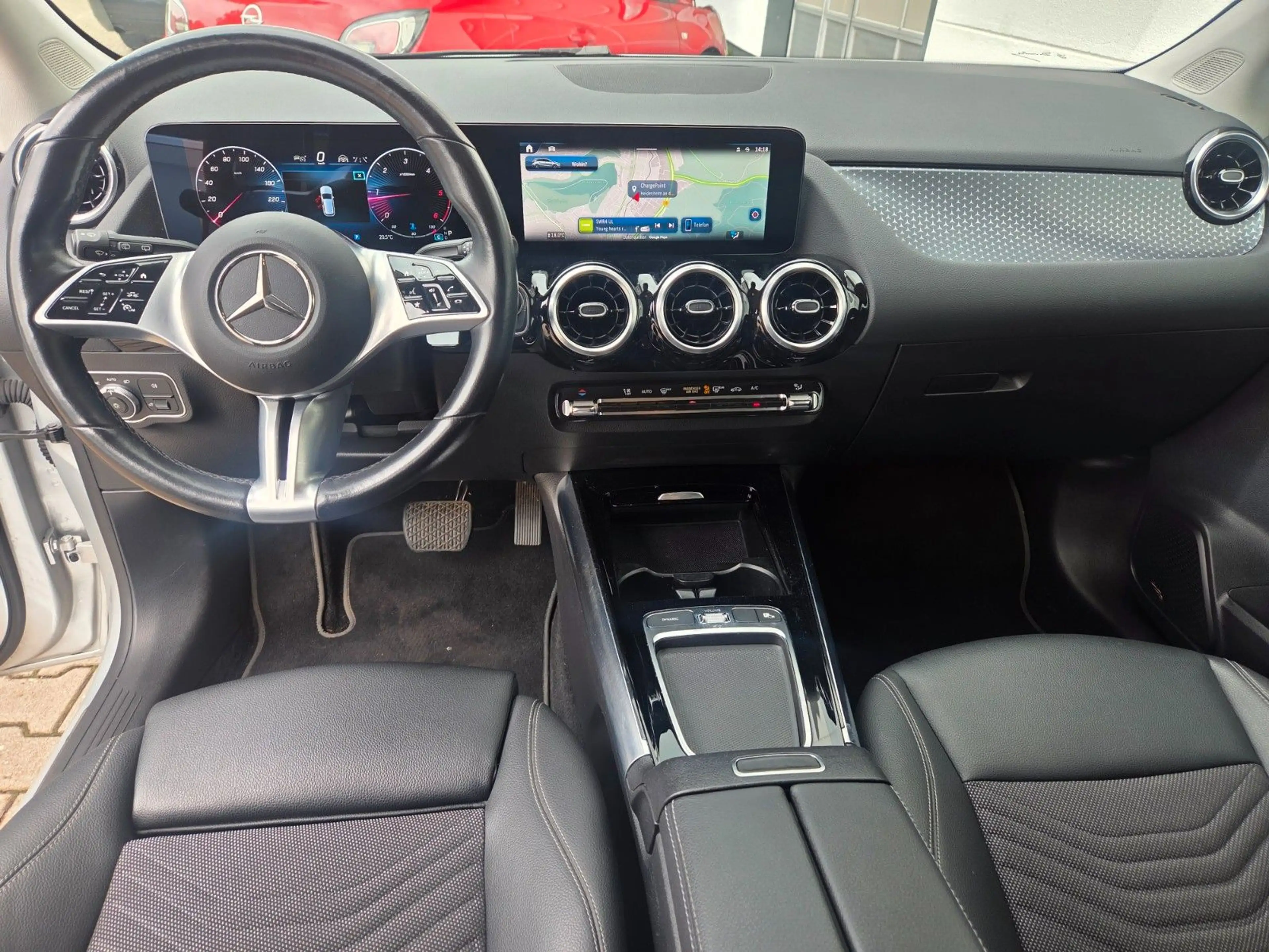 Mercedes-Benz B 200 d Autom./1.HD/MWST/S-HEFT/NAVI/CAM/AHK/LED — photo 7