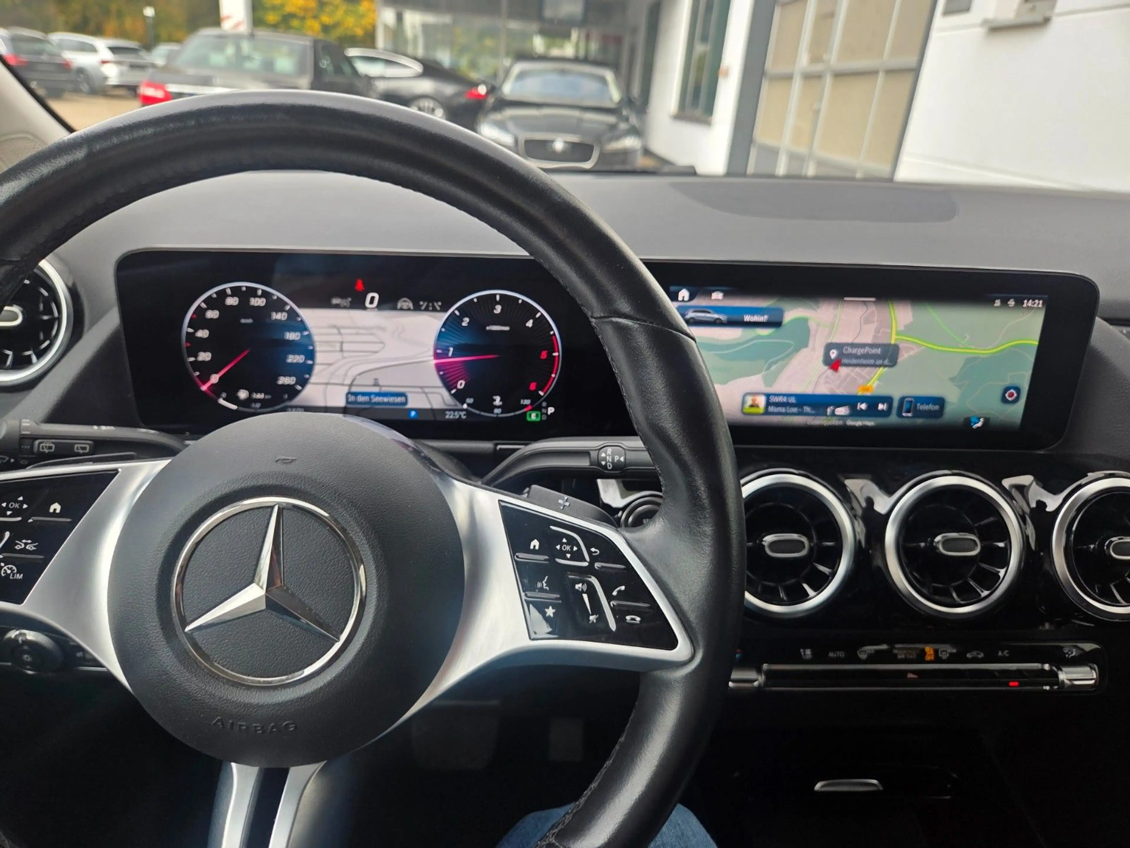 Mercedes-Benz B 200 d Autom./1.HD/MWST/S-HEFT/NAVI/CAM/AHK/LED — photo 9