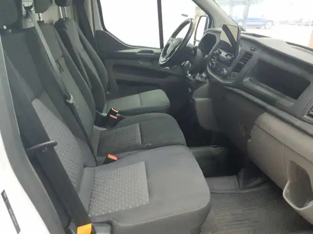 Ford Transit view 11