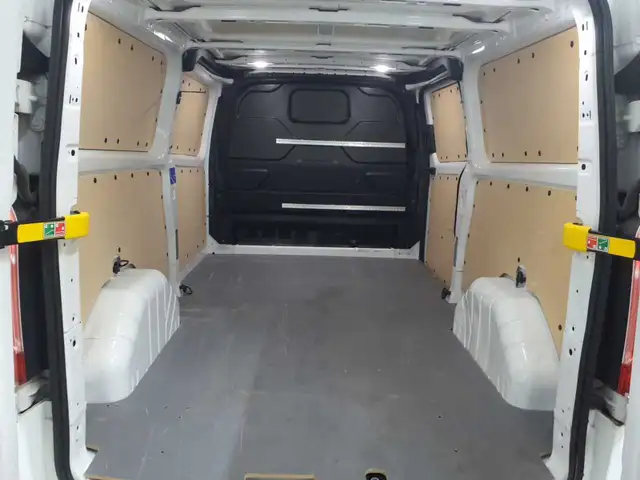 Ford Transit view 8