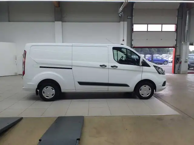 Ford Transit view 3