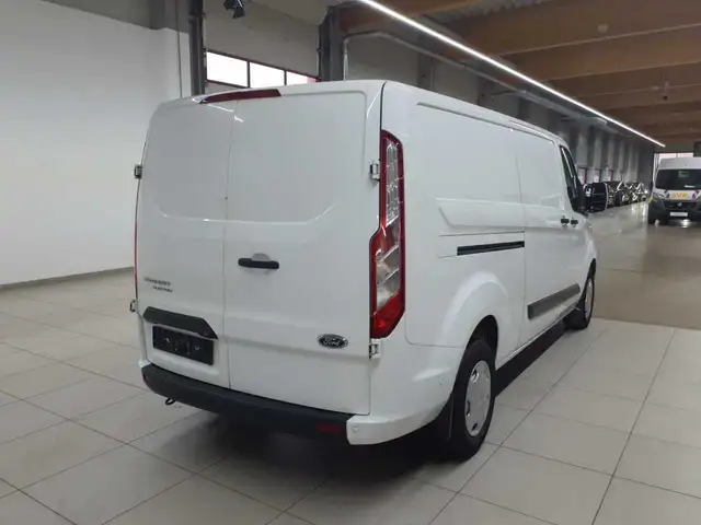 Ford Transit view 4
