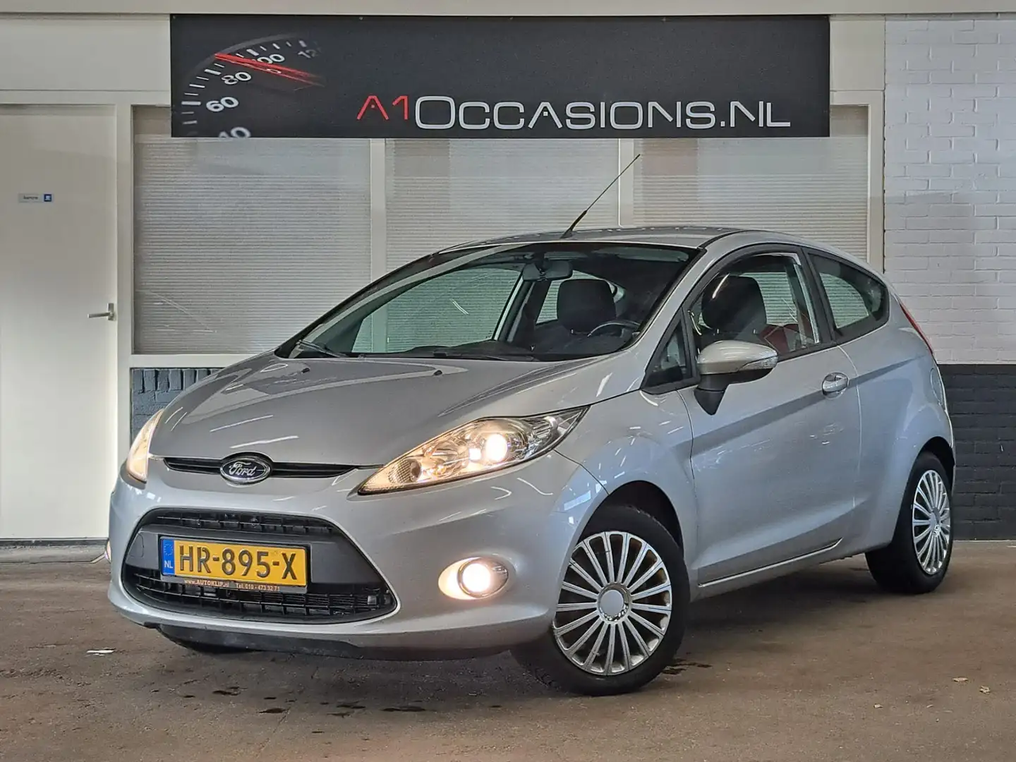 Ford Fiesta 1.25 Ghia Zilver - 2