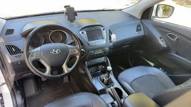 Hyundai ix35 view 8