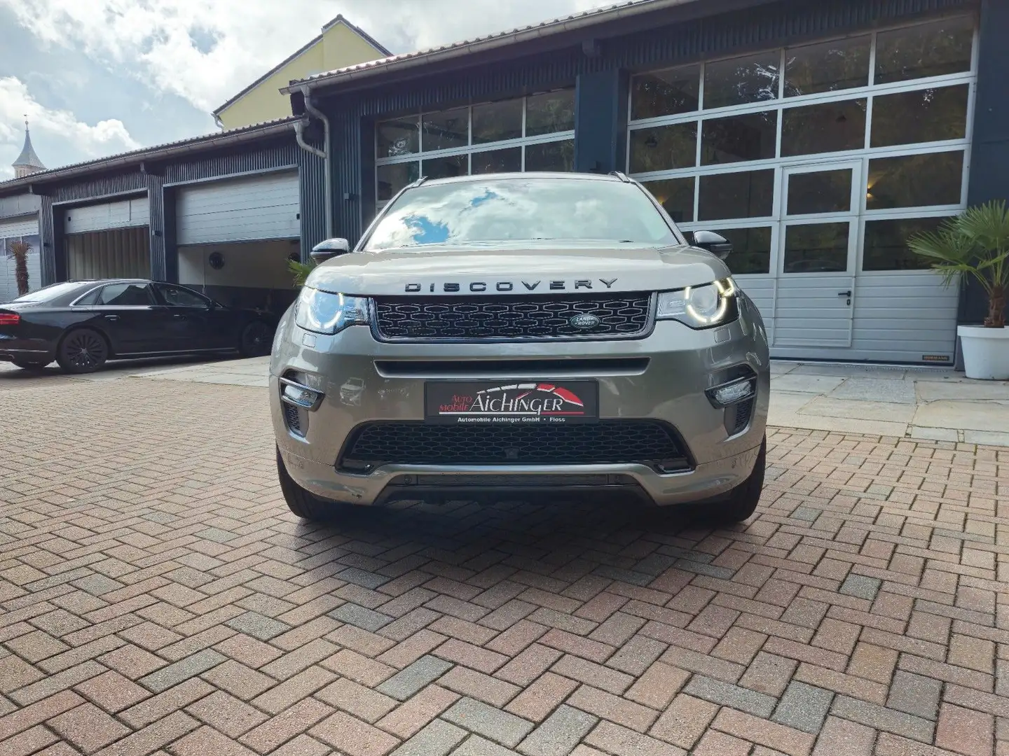 Land Rover Discovery Sport 7-Sitzer 2.Hand Leder Navigation Silber - 2