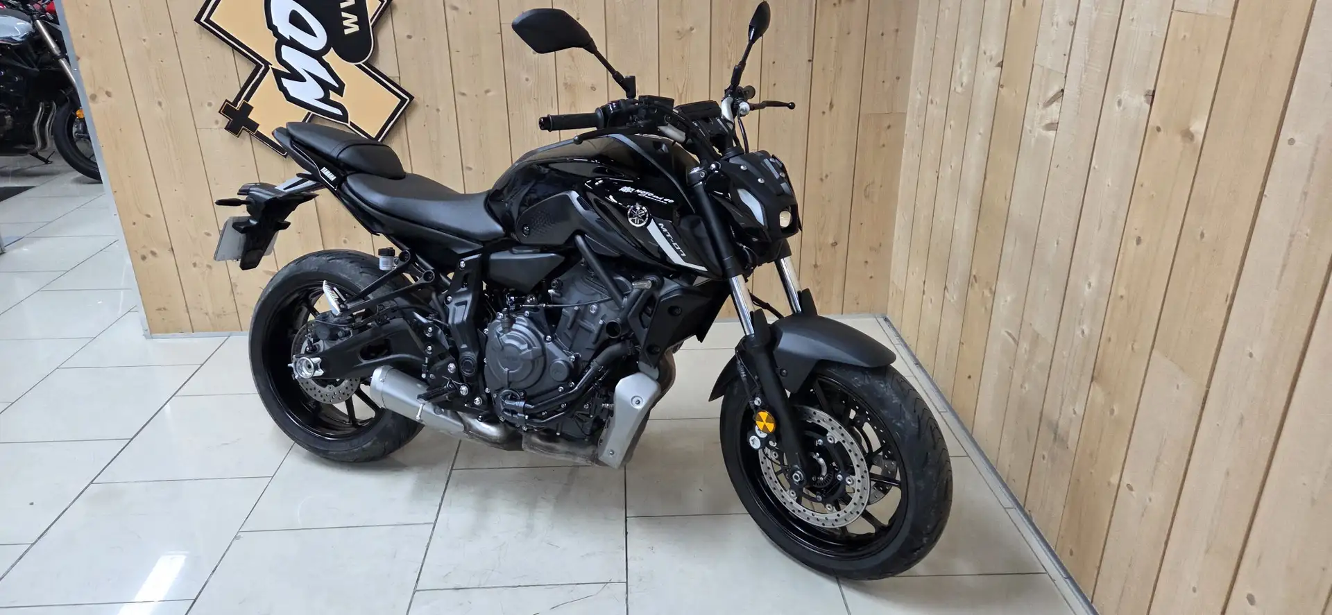 Yamaha MT-07 Negro - 1