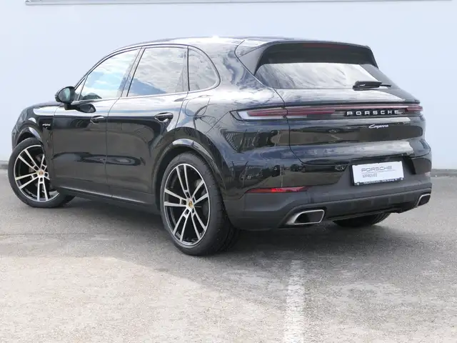 Porsche Cayenne view 6