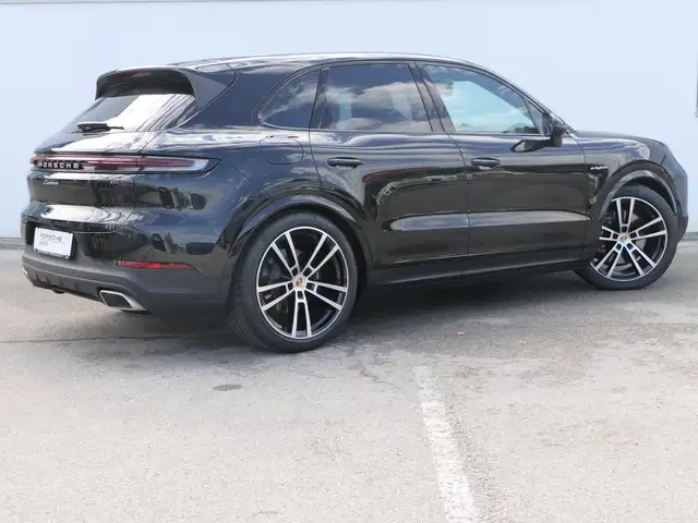 Porsche Cayenne view 7