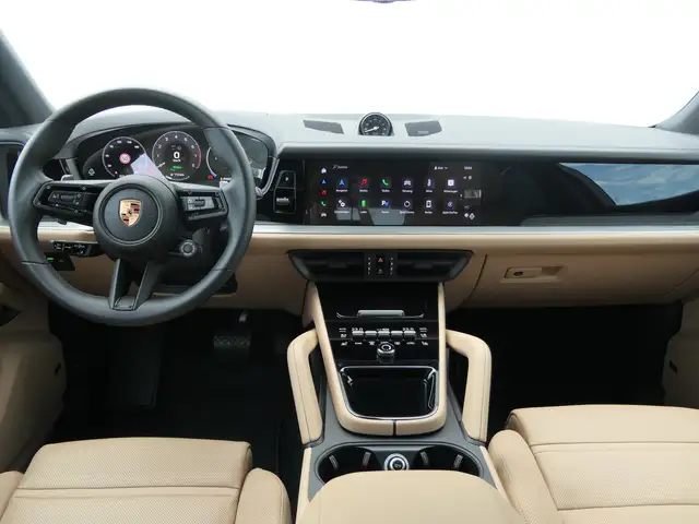 Porsche Cayenne view 12