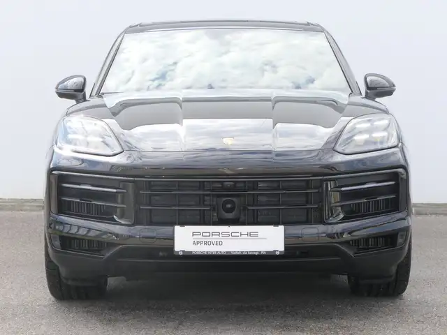 Porsche Cayenne view 3
