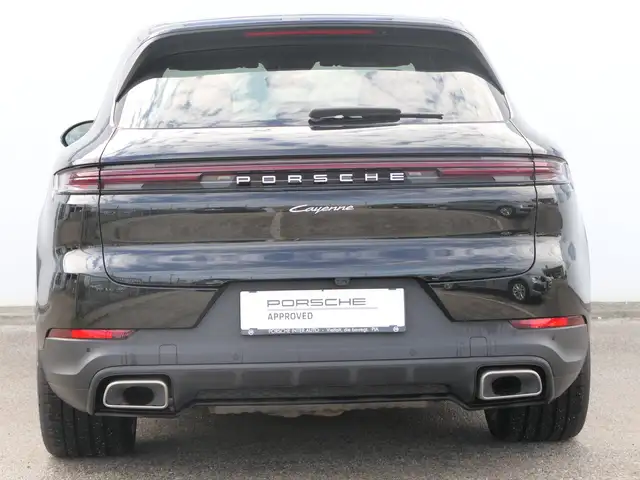 Porsche Cayenne view 8