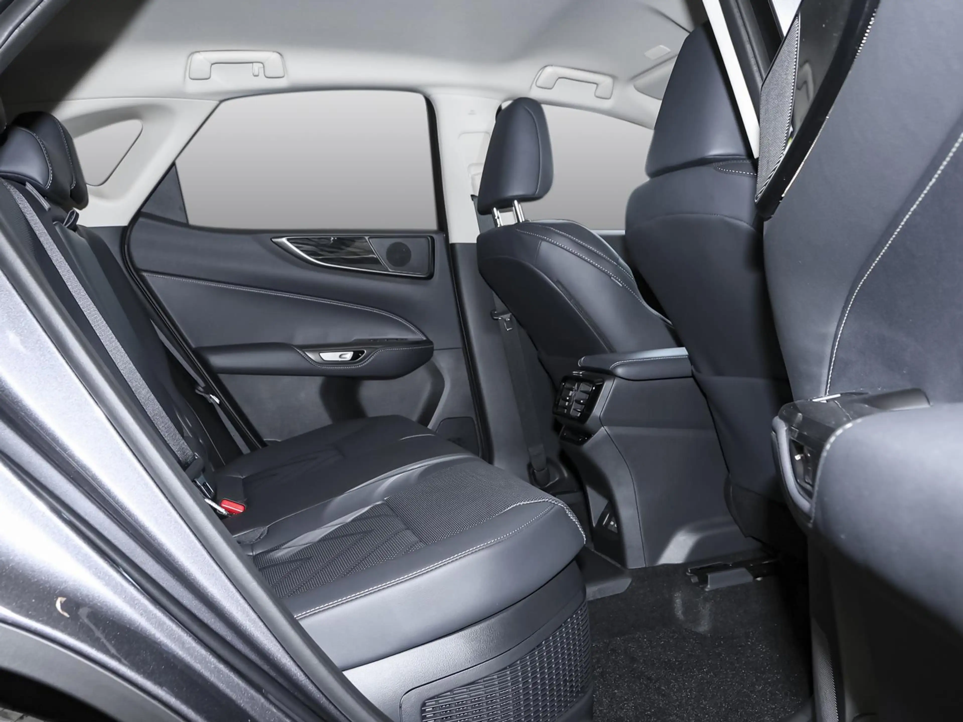 Lexus NX 450h+ + E-FOUR 4x4 LEDER SHZ PDC LHZ BT NAVI — photo 7