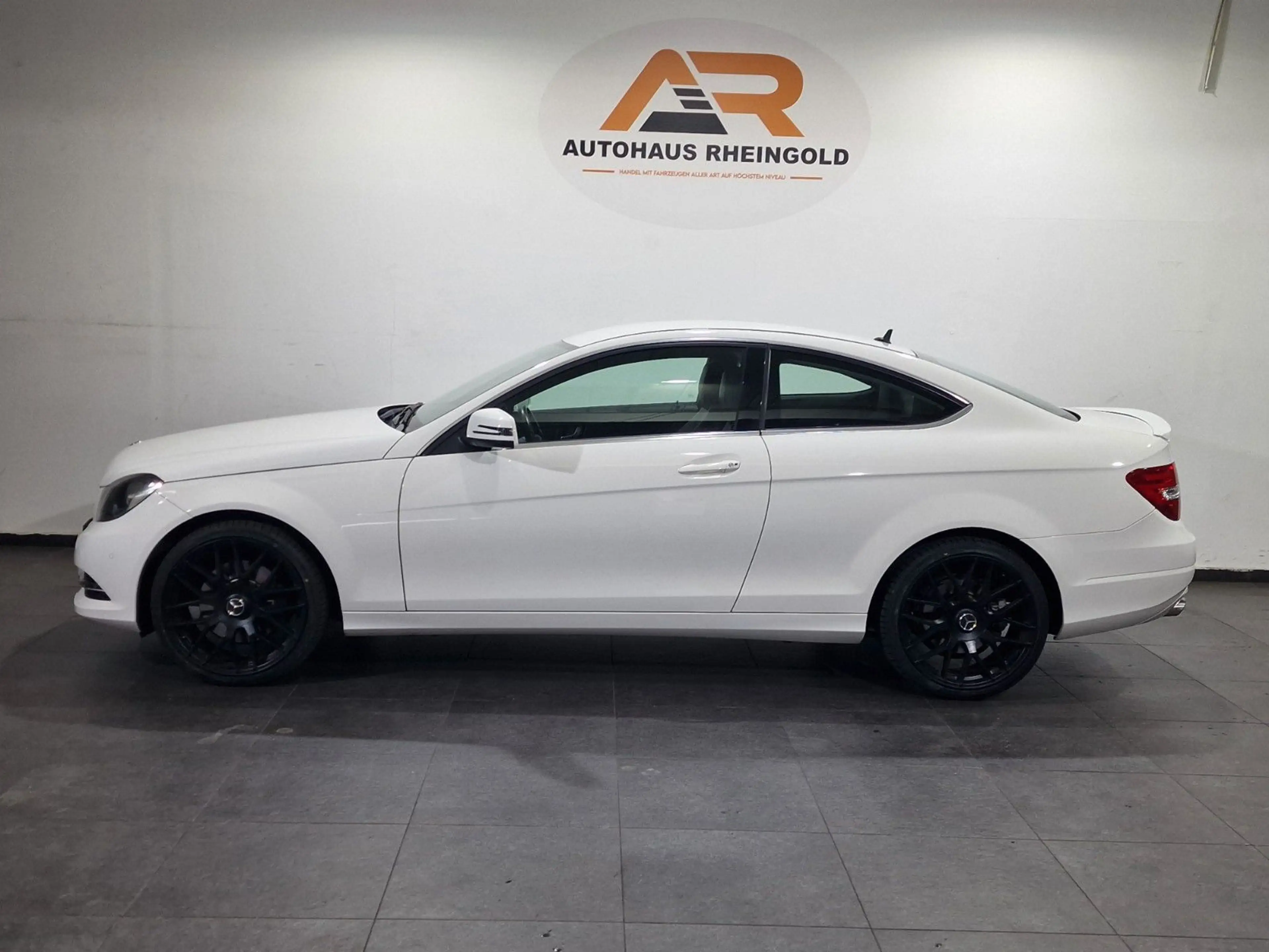 Mercedes-Benz C 350 Coupe C 350 CGI BlueEfficiency — photo 5