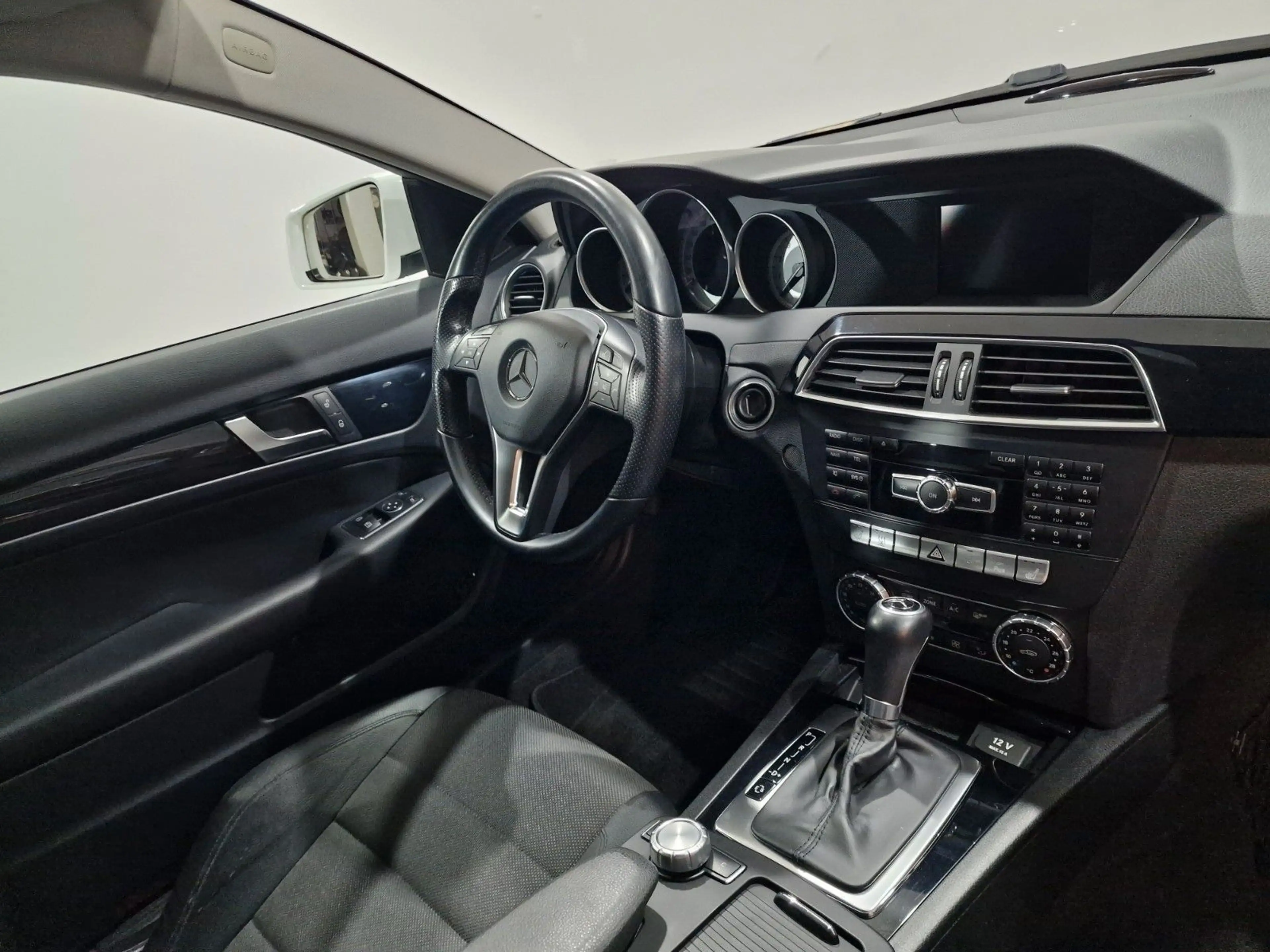 Mercedes-Benz C 350 Coupe C 350 CGI BlueEfficiency — photo 12