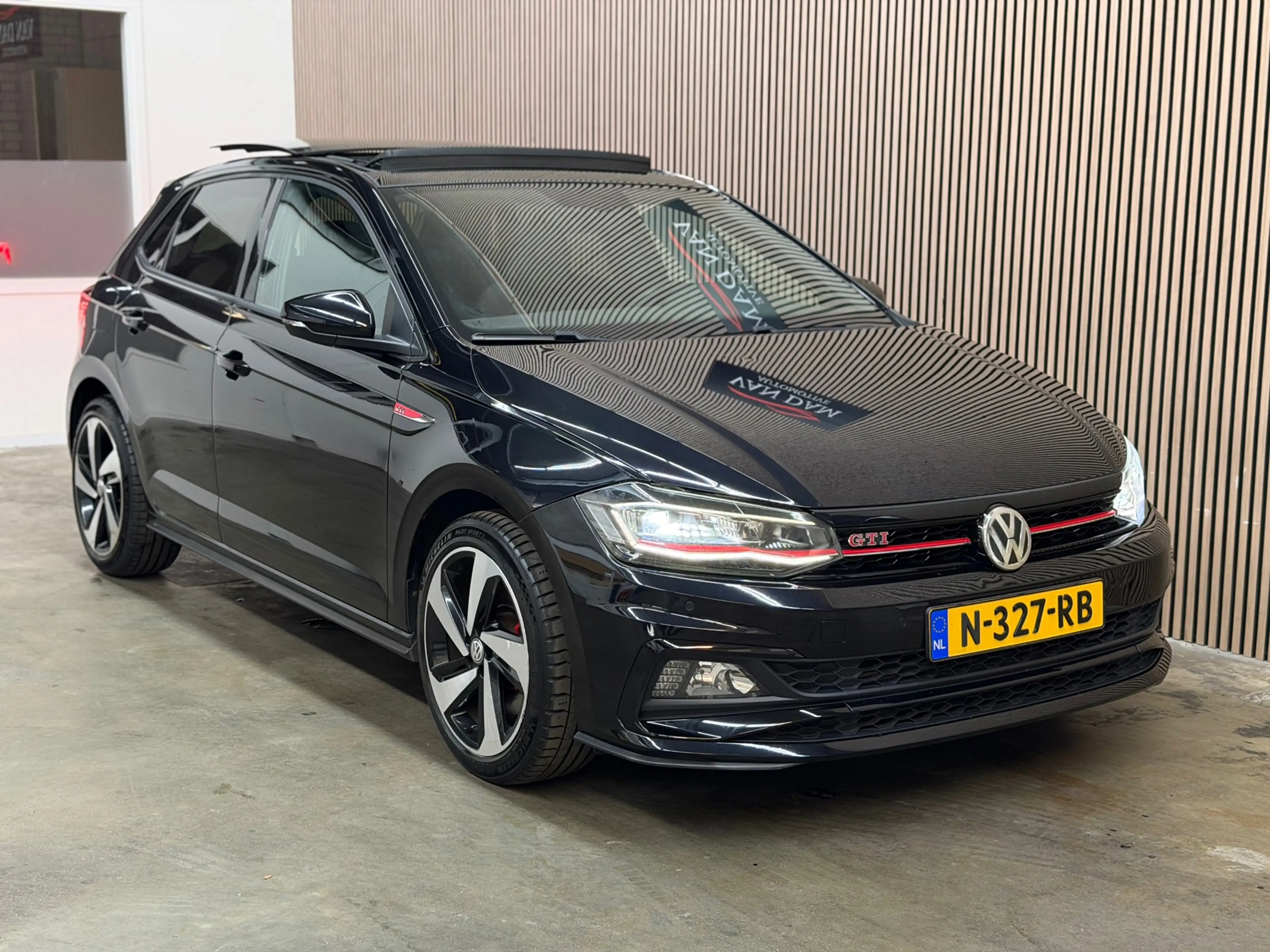 Volkswagen Polo GTI 2.0 TSI 2018 DSG PANO LED VIRTUAL CAMERA — photo 9