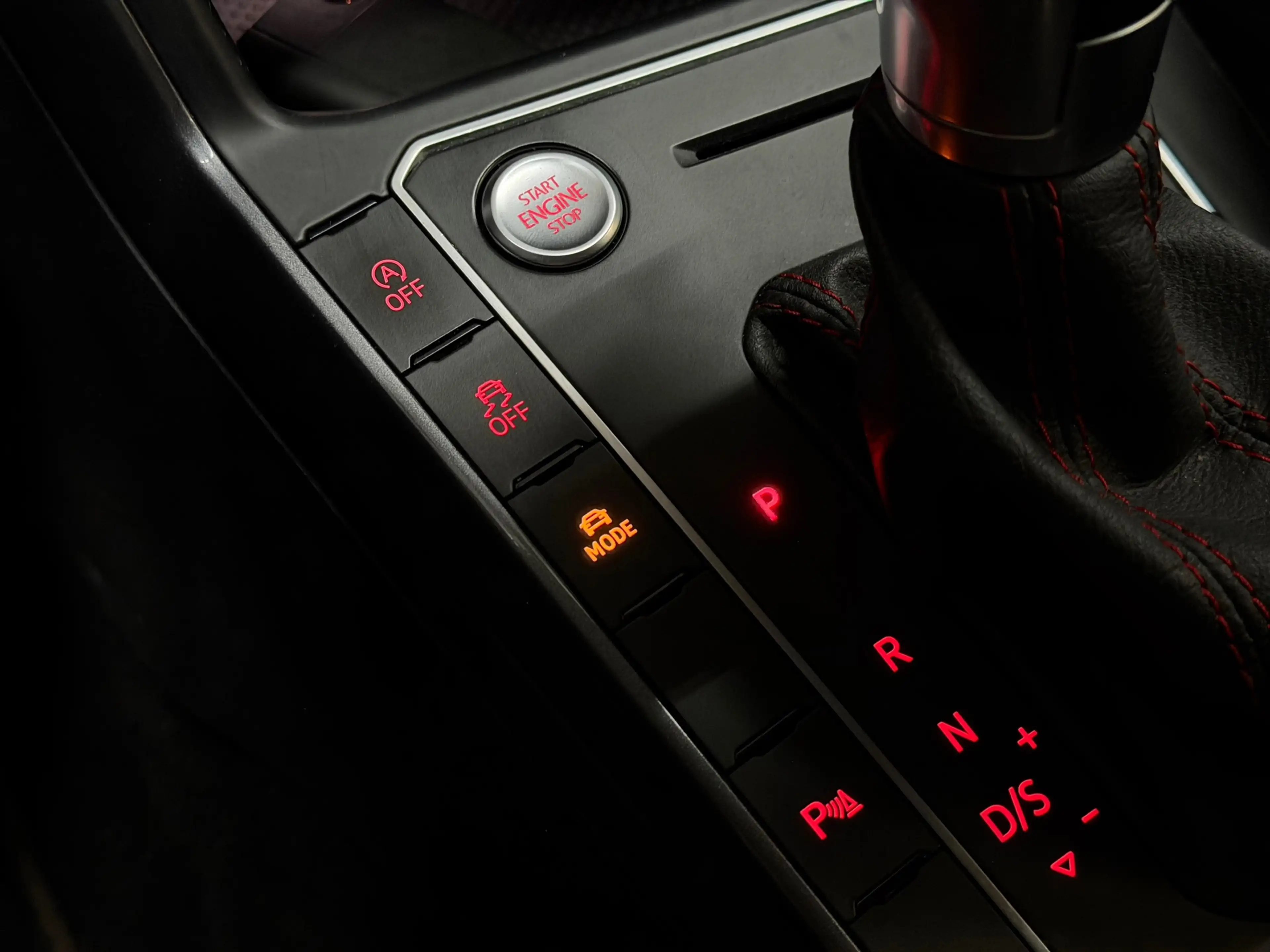 Volkswagen Polo GTI 2.0 TSI 2018 DSG PANO LED VIRTUAL CAMERA — photo 30