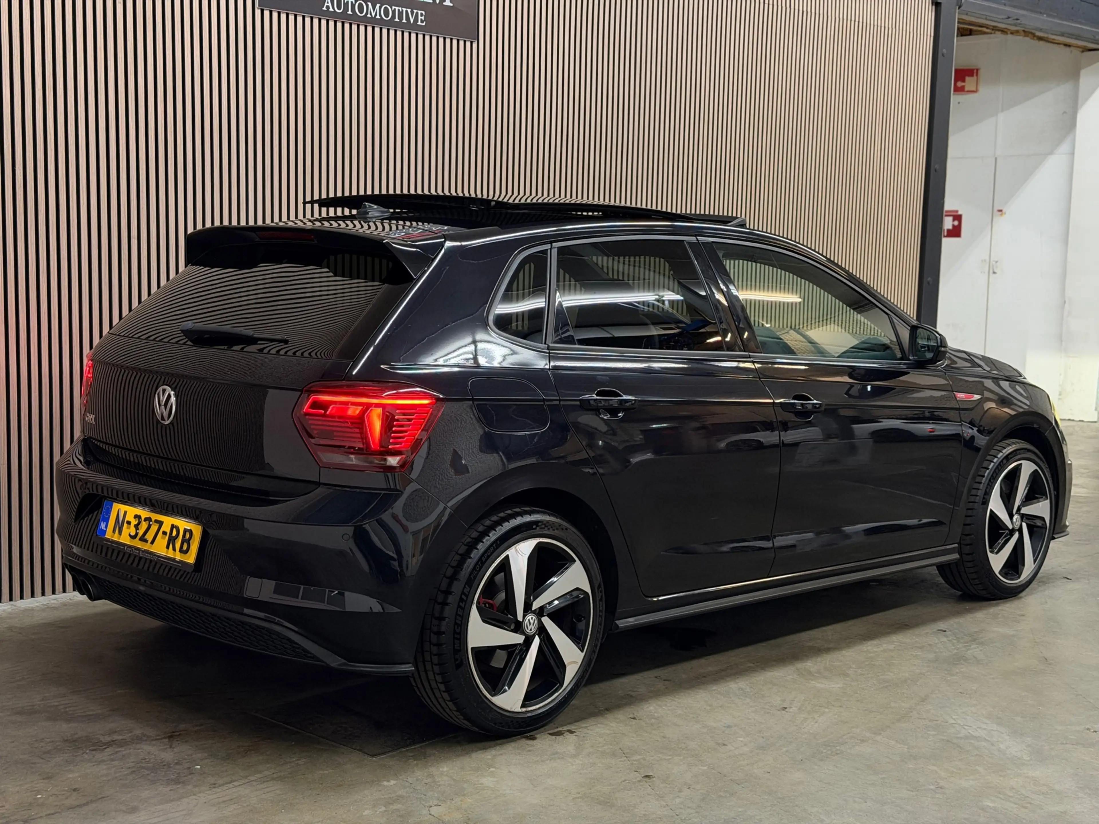Volkswagen Polo GTI 2.0 TSI 2018 DSG PANO LED VIRTUAL CAMERA — photo 10