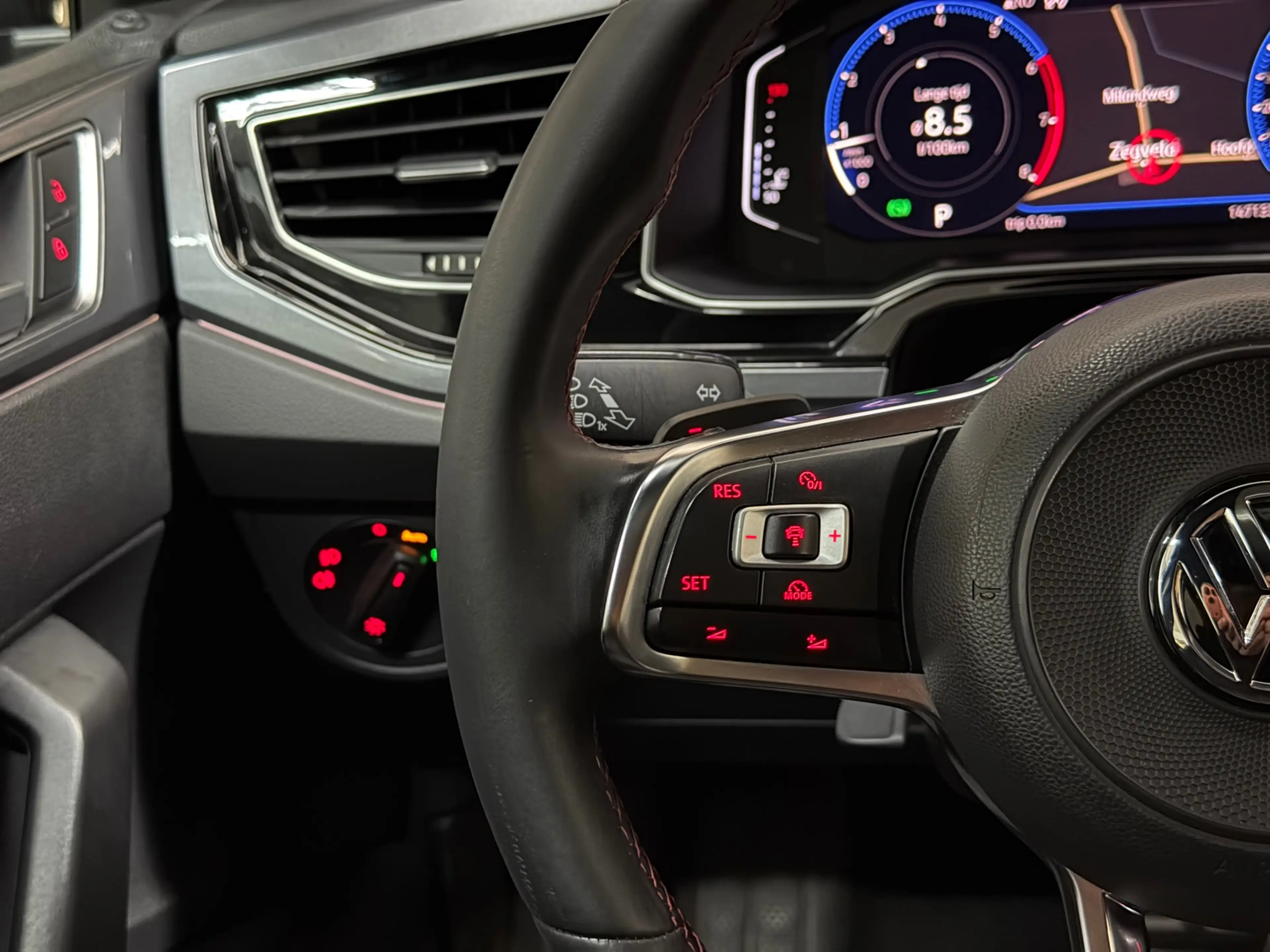 Volkswagen Polo GTI 2.0 TSI 2018 DSG PANO LED VIRTUAL CAMERA — photo 18
