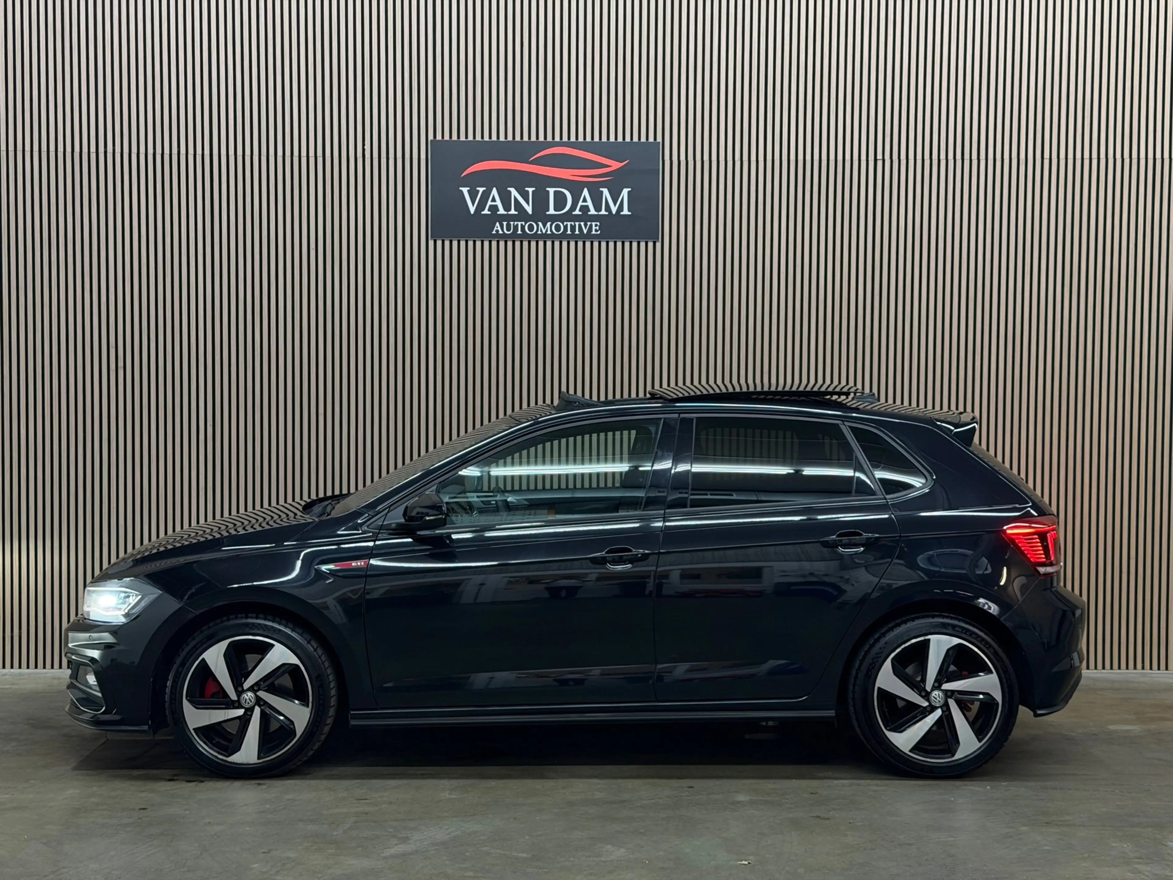 Volkswagen Polo GTI 2.0 TSI 2018 DSG PANO LED VIRTUAL CAMERA — photo 4