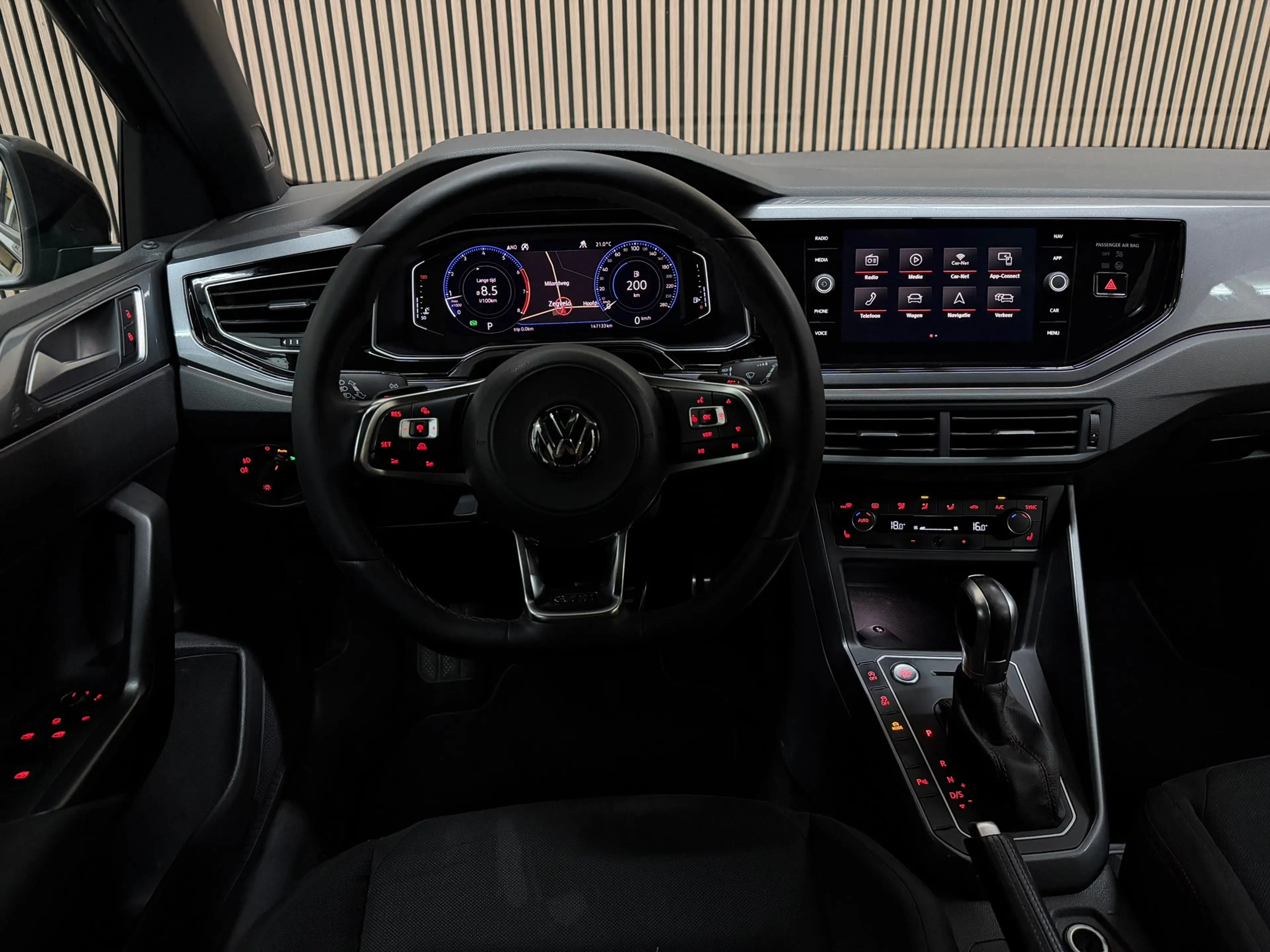 Volkswagen Polo GTI 2.0 TSI 2018 DSG PANO LED VIRTUAL CAMERA — photo 15