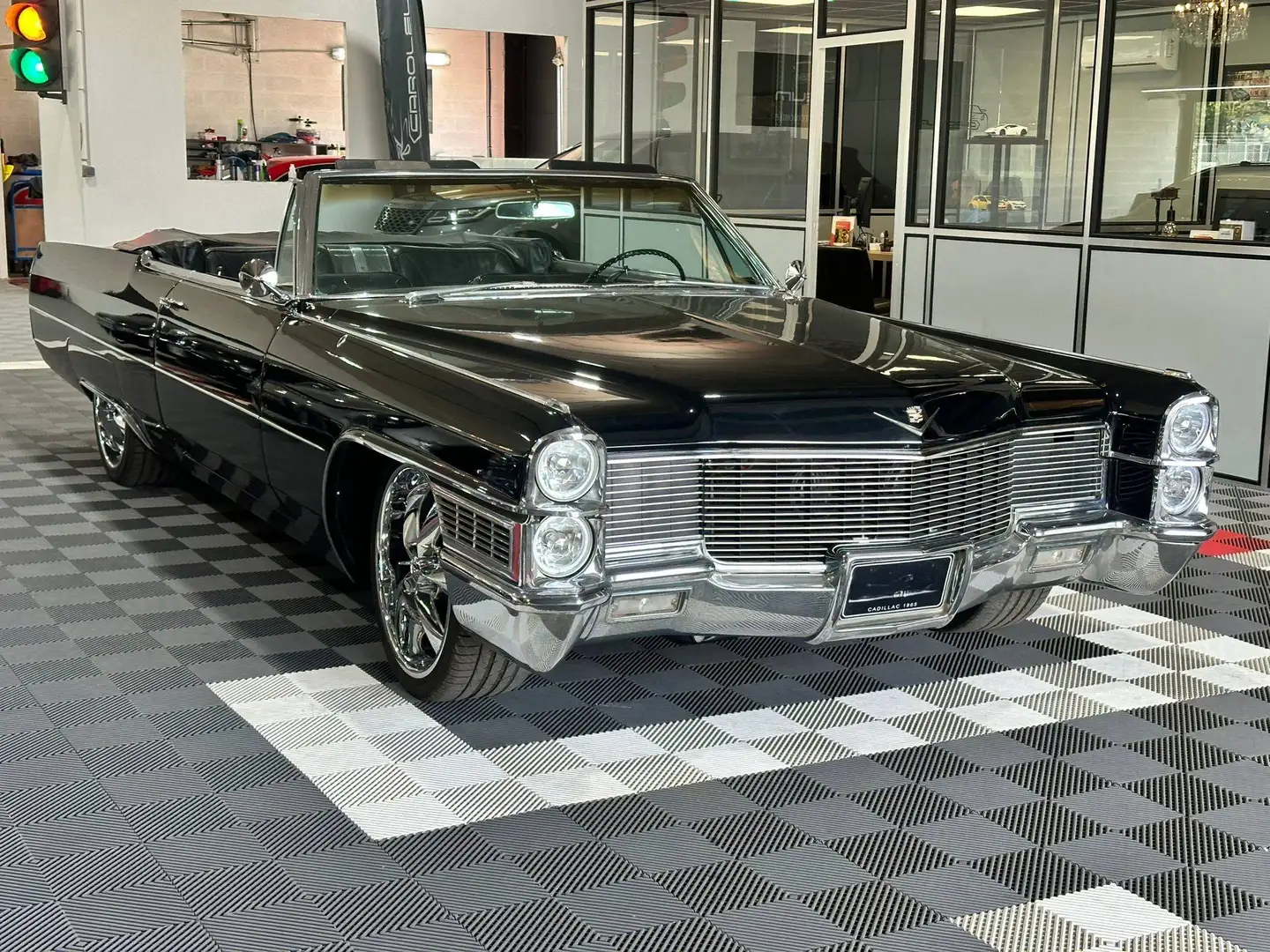 Cadillac Deville Cabriolet Schwarz - 1