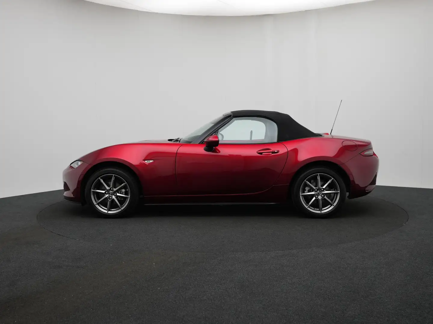 Mazda MX-5 Roadster 1.5 SkyActiv-G Exclusive-Line : dealer on Rojo - 2