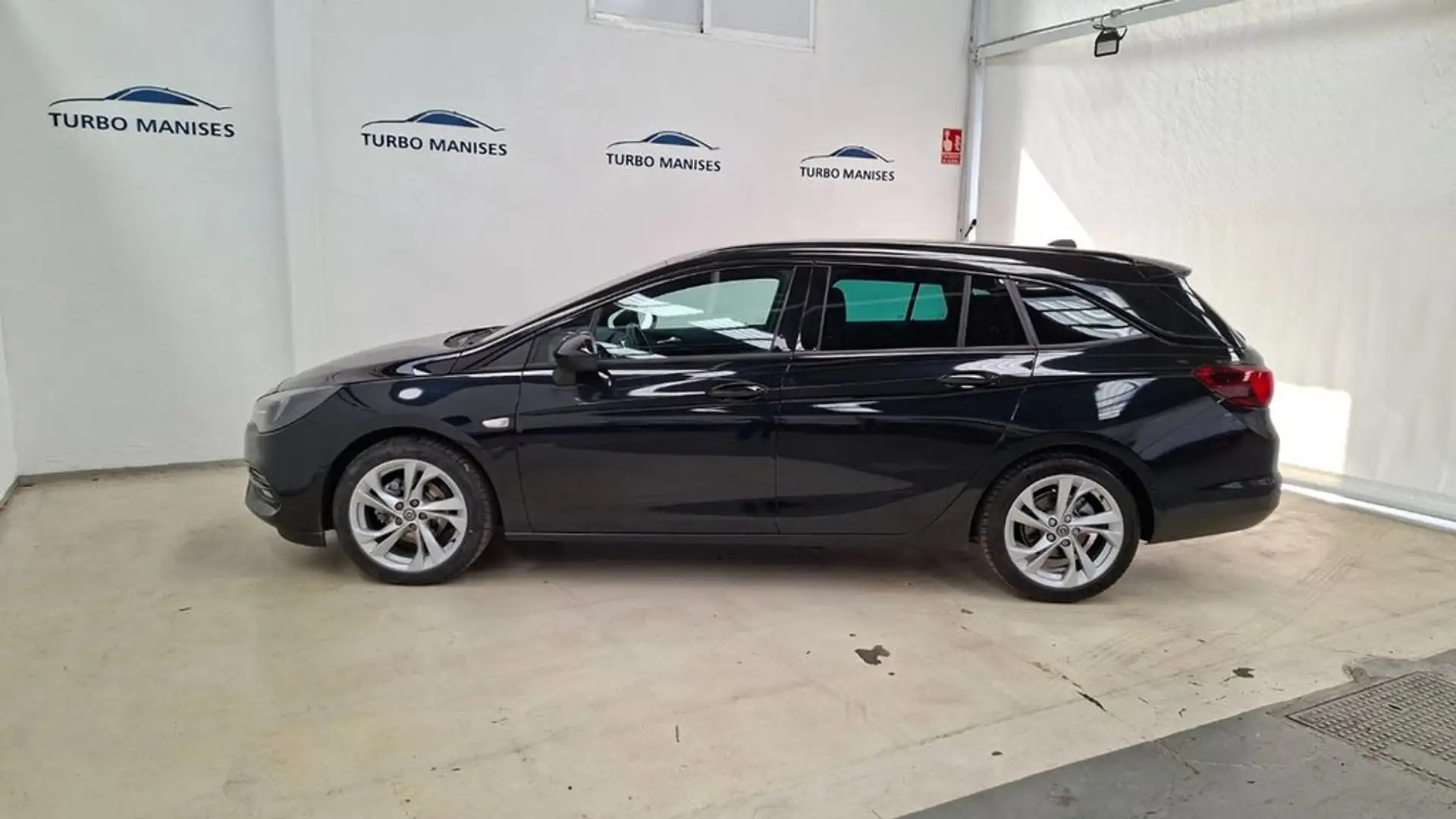 Opel Astra 1.4T SHT 107kW (145CV) Ultimate CVT ST Negro - 2