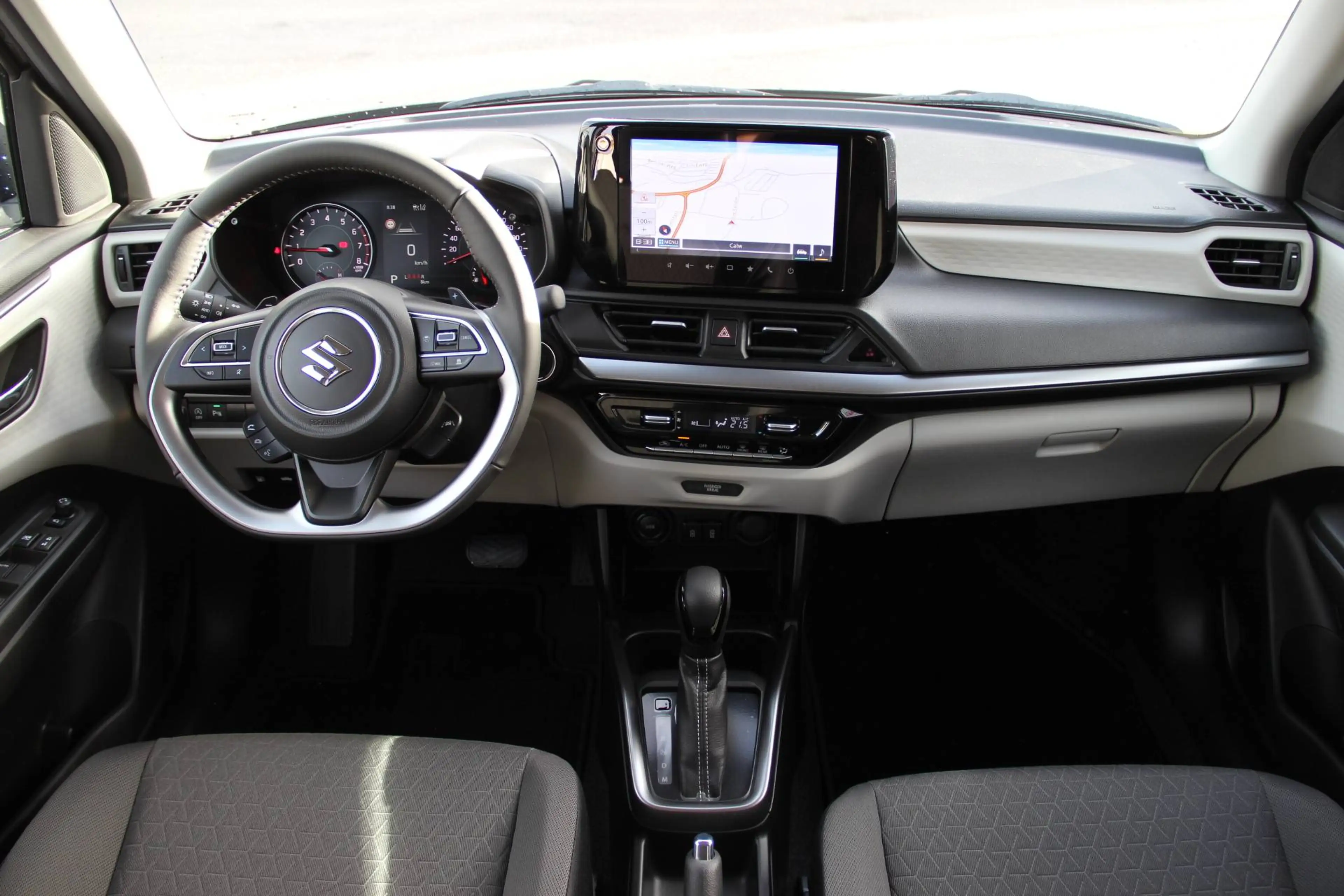 Suzuki Swift 1.2 Hybrid Comfort+ CVT Navi Kamera Sitzheizung — photo 8