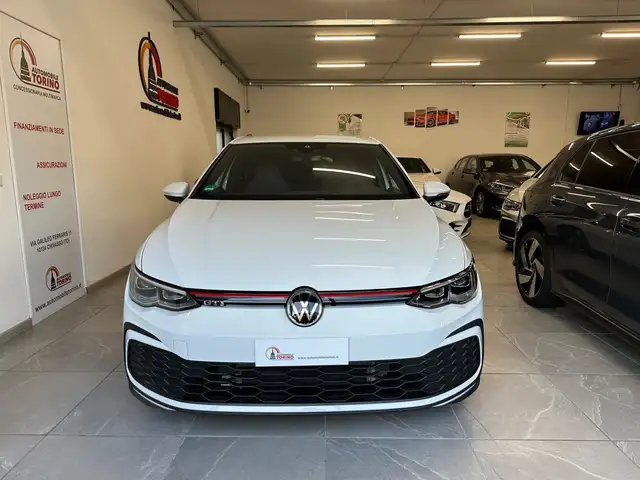Volkswagen Golf view 2
