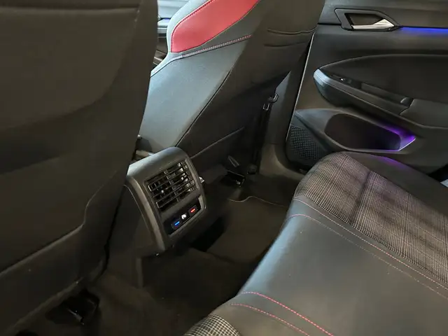 Volkswagen Golf view 8