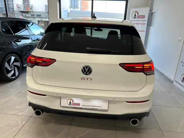 Volkswagen Golf view 5