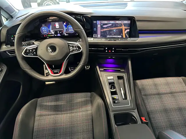 Volkswagen Golf view 9