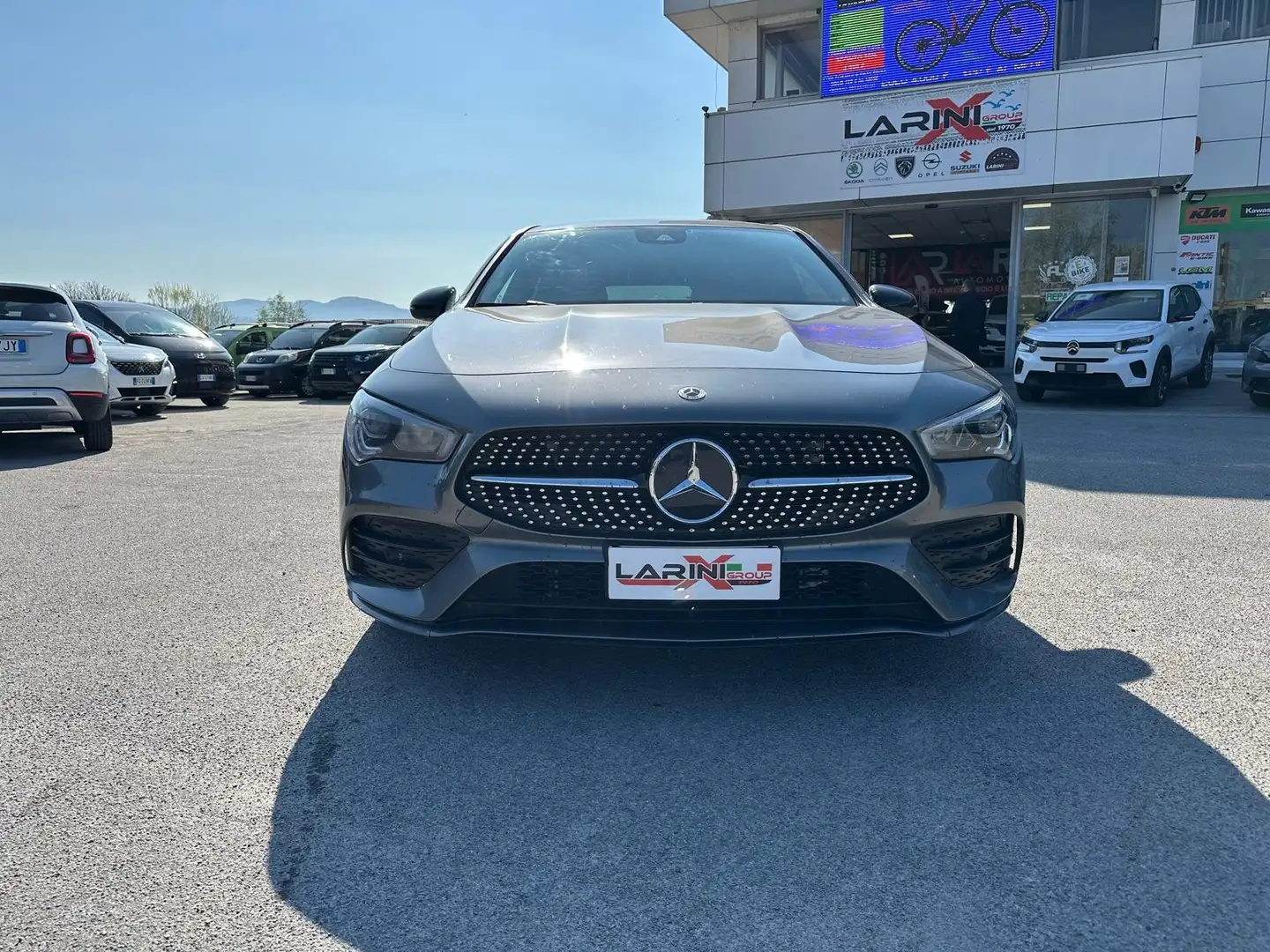Mercedes-Benz CLA 200 CLA Shooting Brake AMG 200 d Executive auto Gris - 2