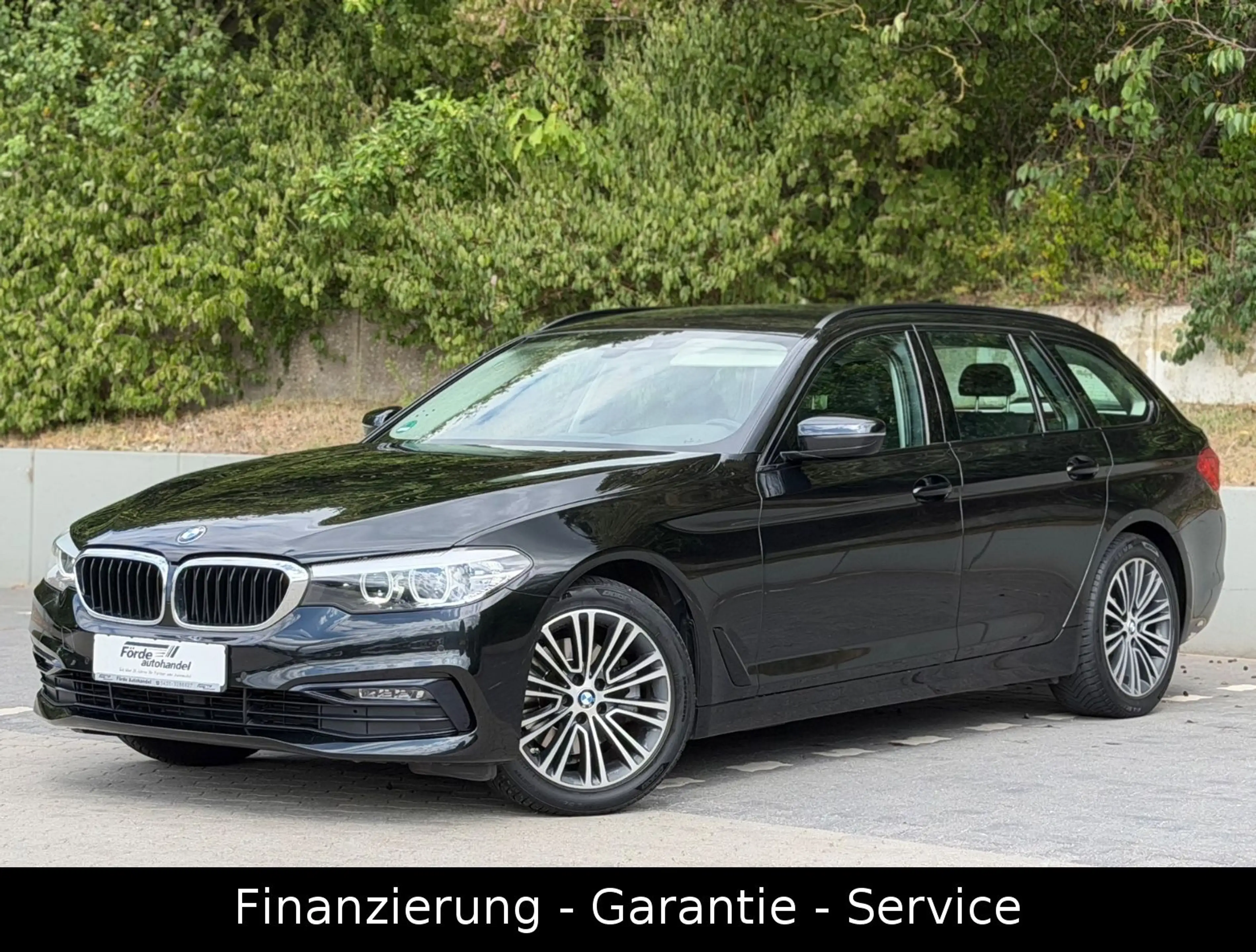BMW 520 d Touring Sport Line/LED/AHK/NAVI/LEDER/CARPL