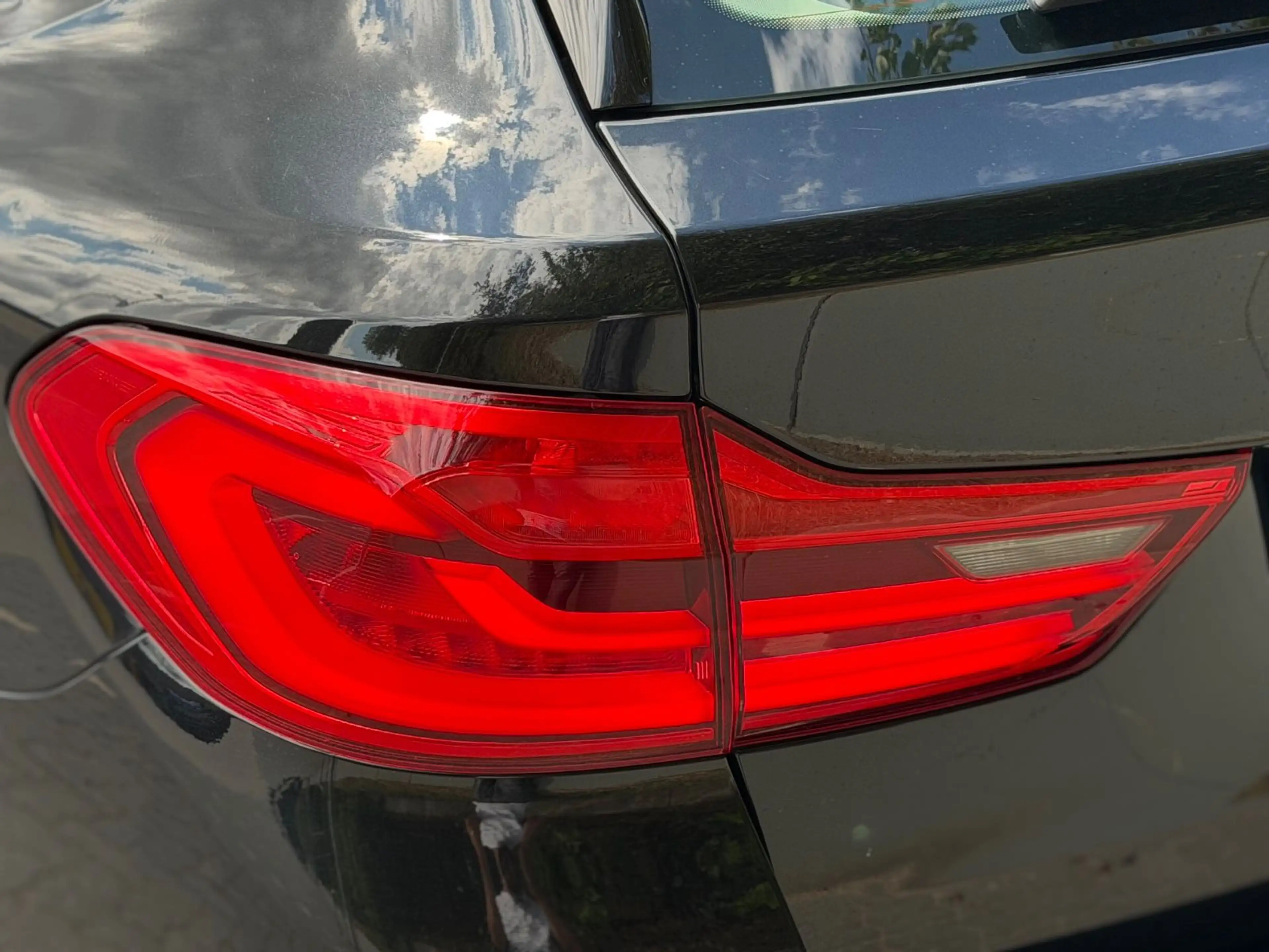 BMW 520 d Touring Sport Line/LED/AHK/NAVI/LEDER/CARPL — photo 10