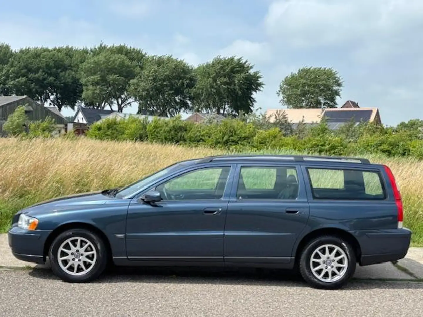 Volvo V70 2.4 Edition II Automaat ECC Audio/CD Leder Electri Blauw - 2