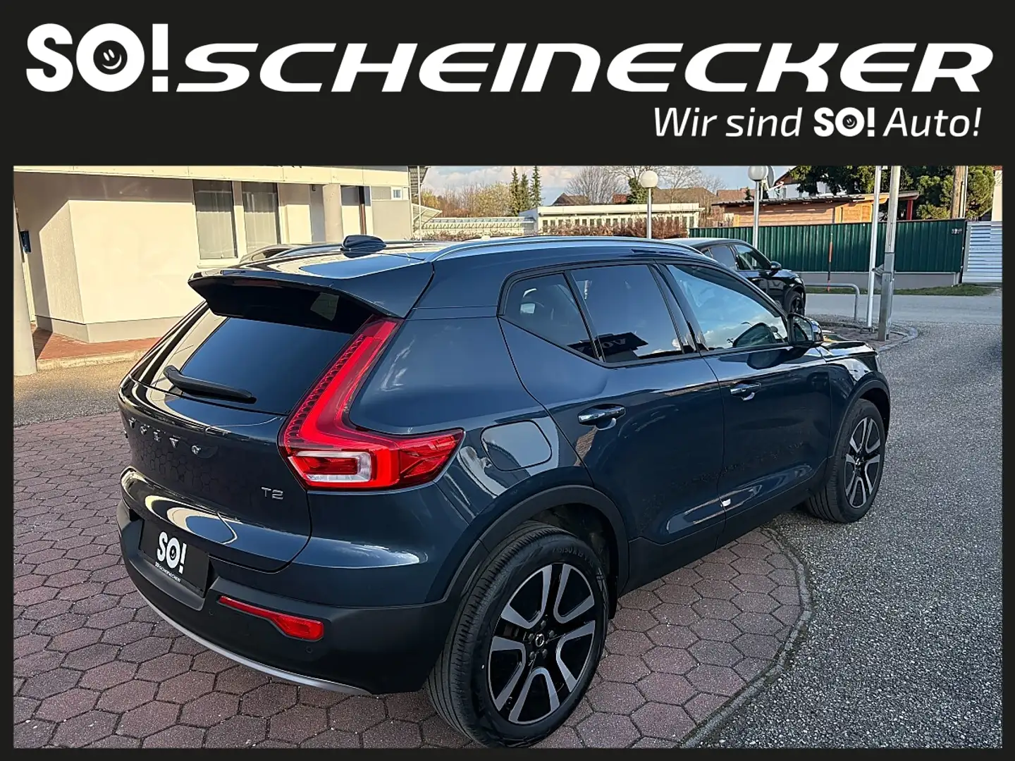 Volvo XC40 T2 Momentum Pro Geartronic Blau - 2