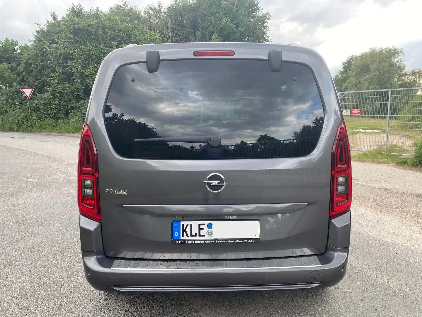 Opel Combo Life Combo / Combo Life Diesel 1.5 D Start/Stop Edition Grau - 2