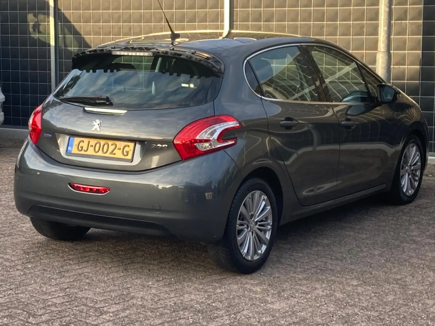 Peugeot 208 1.6 BlueHDi Blue Lease Premium Grijs - 2