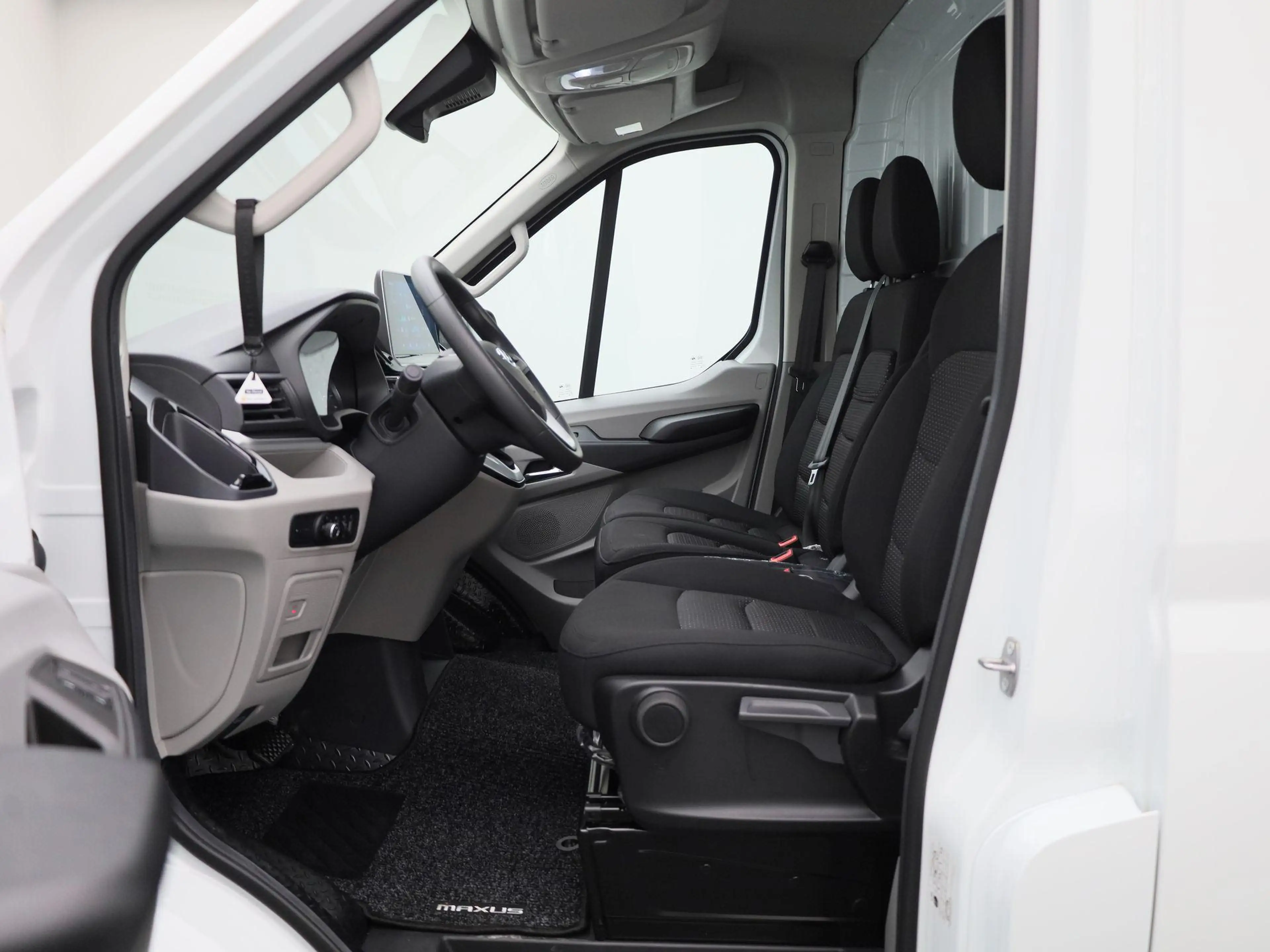 Maxus eDeliver 9 L3H2 54 kWh Trekhaak, vaste kogel | Outlet Deal | — photo 11
