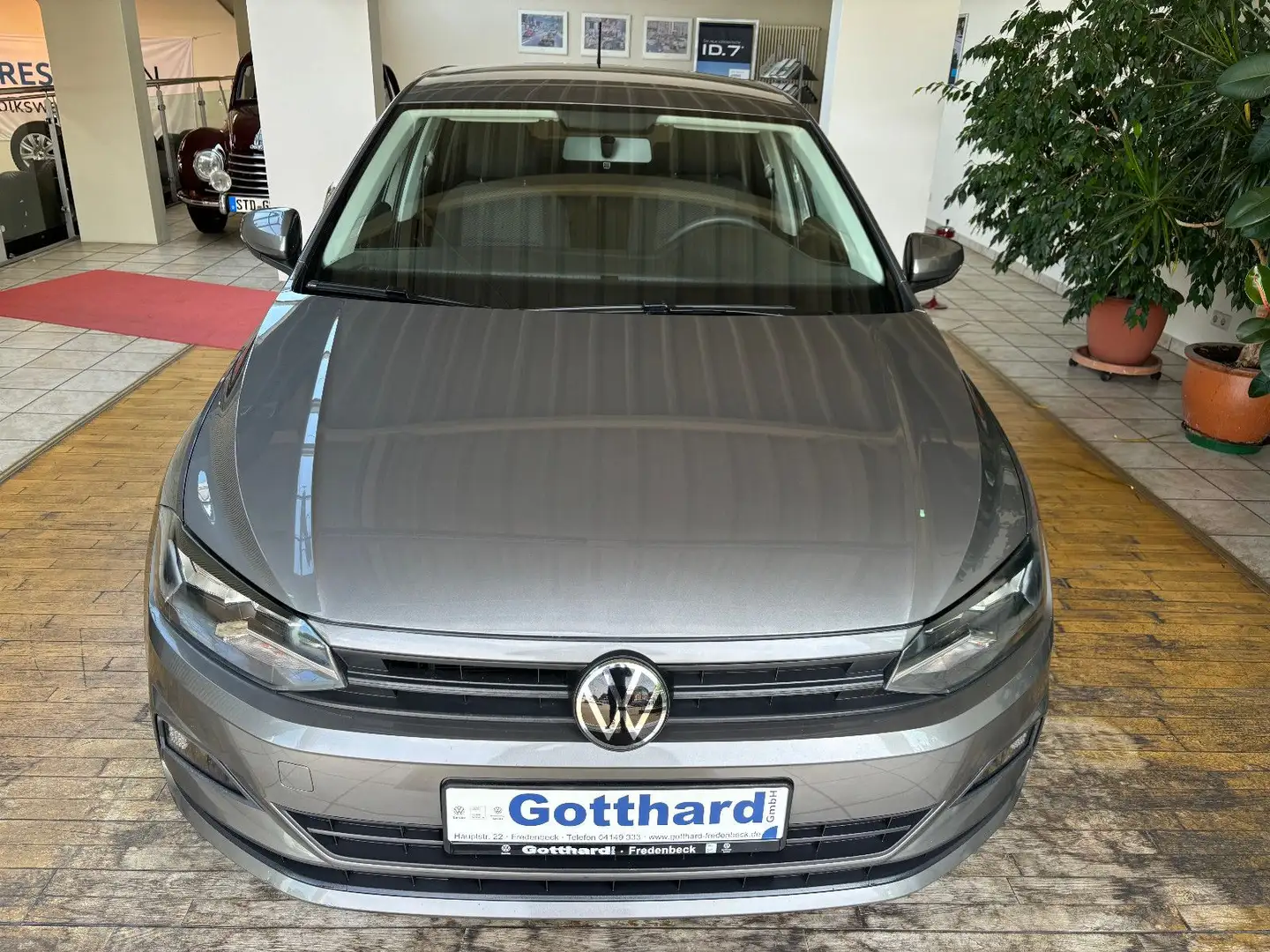 Volkswagen Polo 1.0 59kW Trendline "USB+Sitzheizung+Klima" Gris - 1
