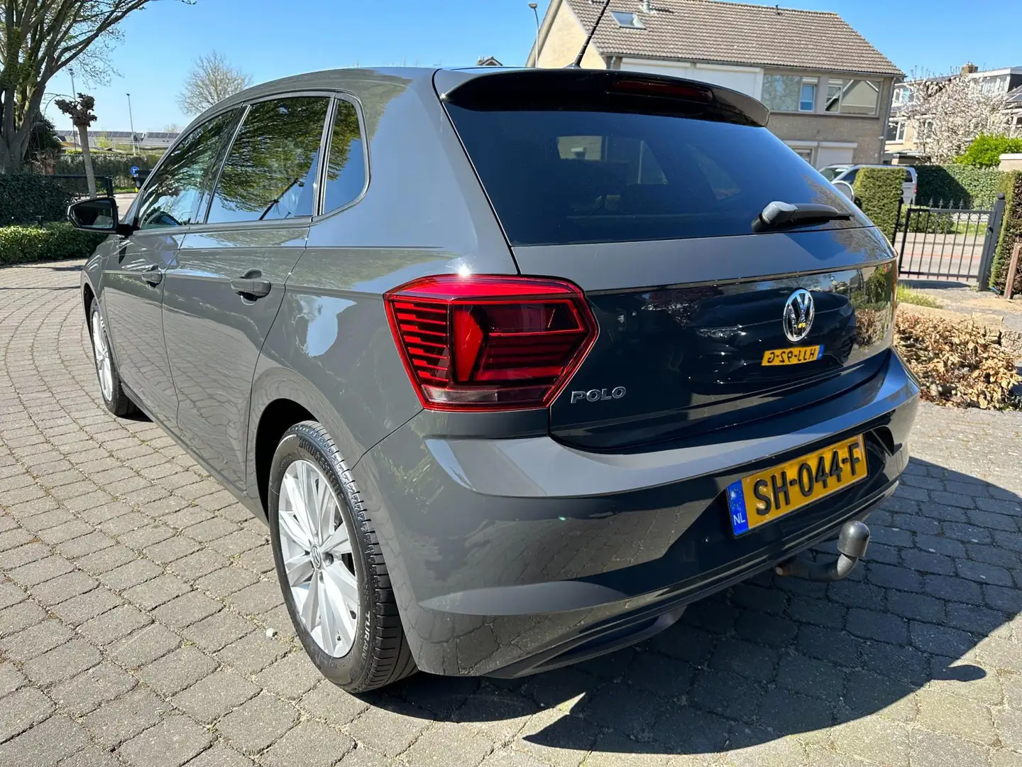 Volkswagen Polo 1.0 TSI Highline, Origineel NL, Automaat Gris - 2