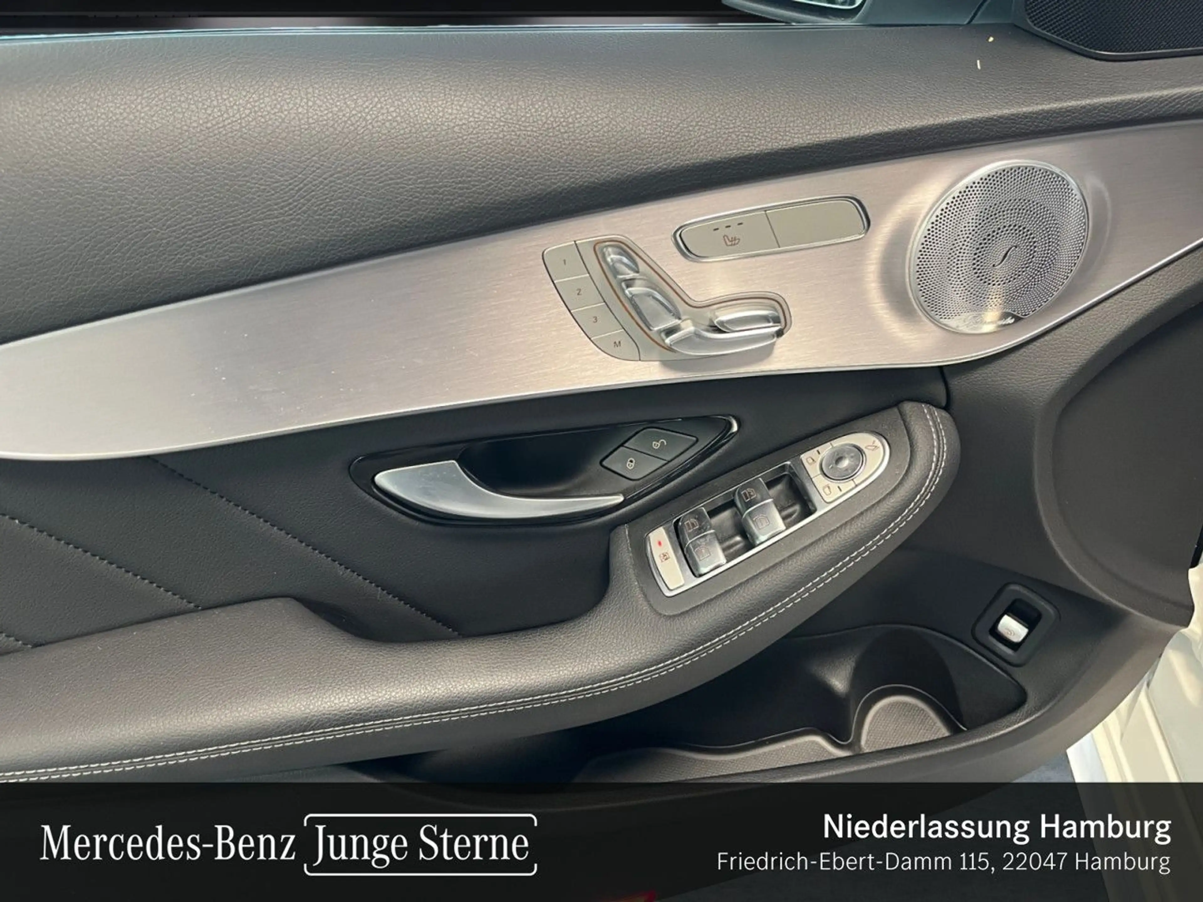 Mercedes-Benz C 300 AMG+NIGHT+PANO+360+MULTIBEAM+BURMESTER+19" — photo 10