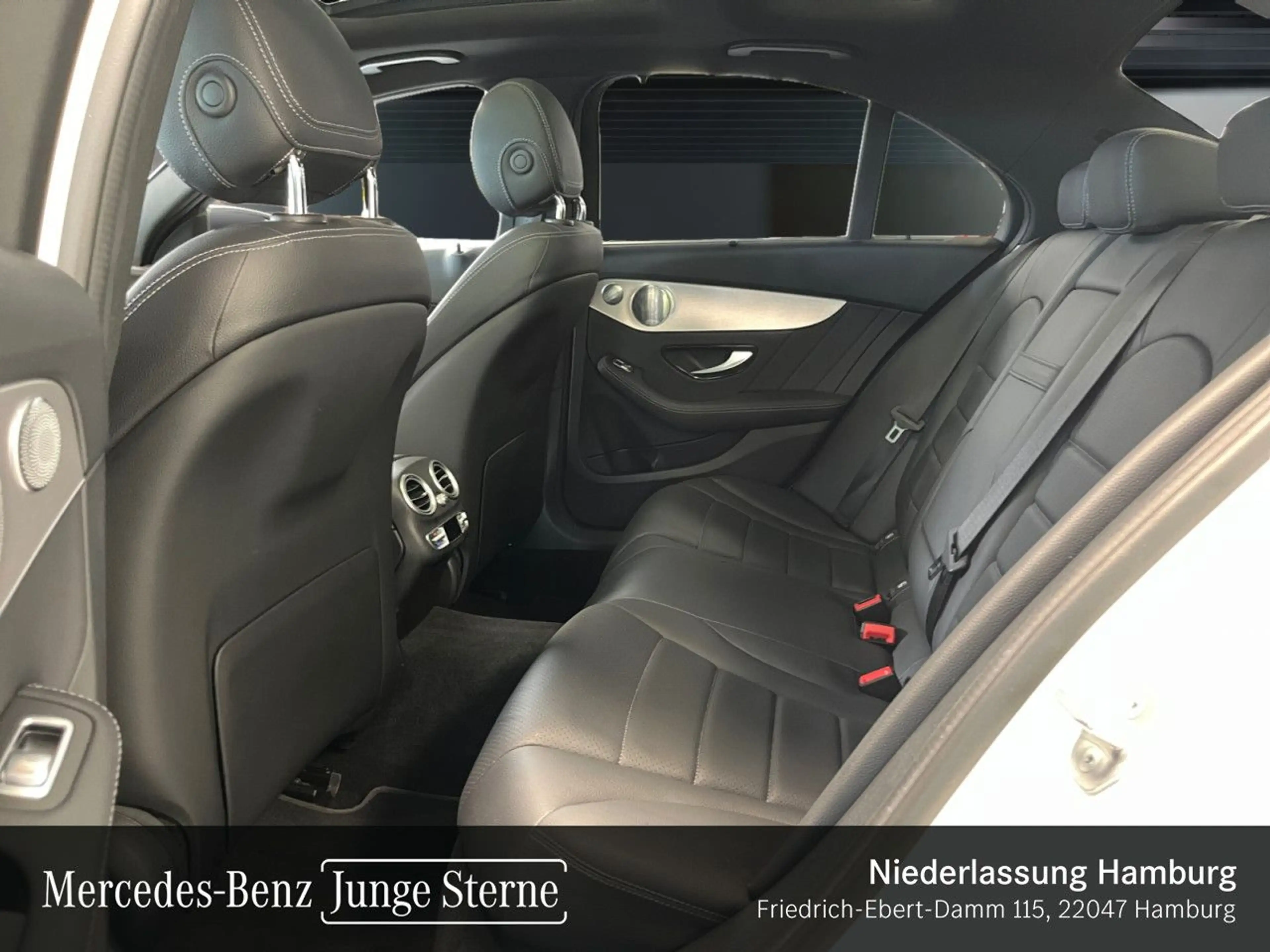 Mercedes-Benz C 300 AMG+NIGHT+PANO+360+MULTIBEAM+BURMESTER+19" — photo 12